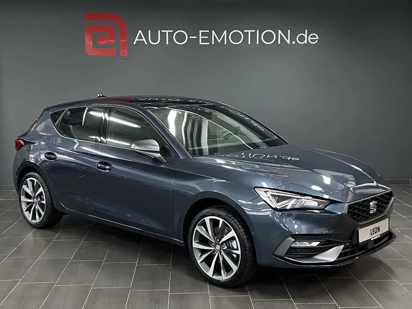 SEAT Leon FR 2.0 TDI DSG*NAVI*Panorama*LED Grau - 2