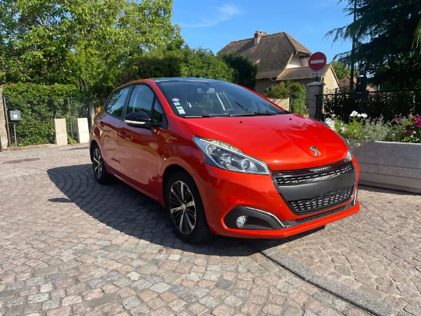 Peugeot 208 1.2 thp 82ch BVM5 Allure - 2