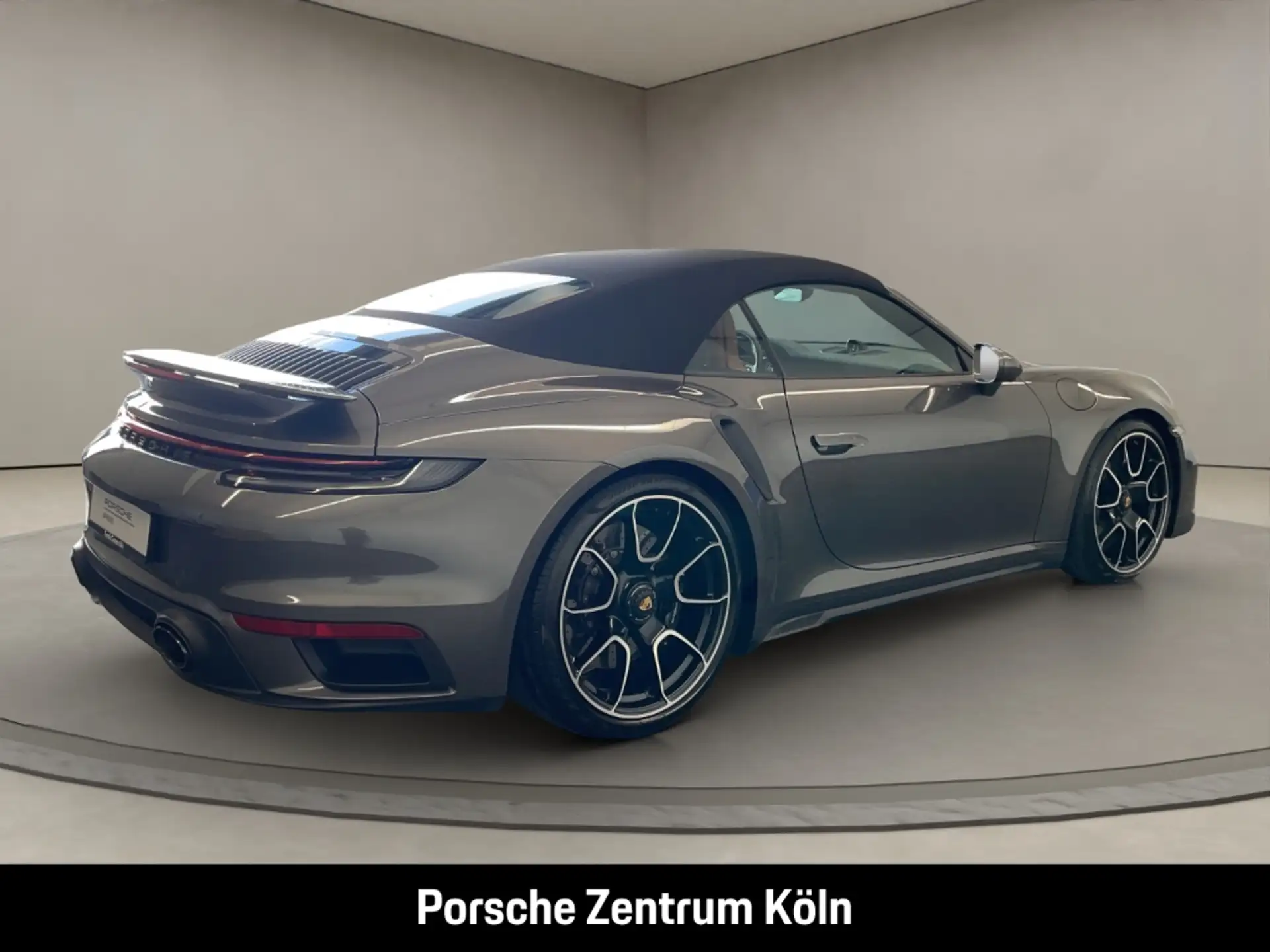 포르쉐 911 Turbo S Cabriolet 2024 회색 사진 5