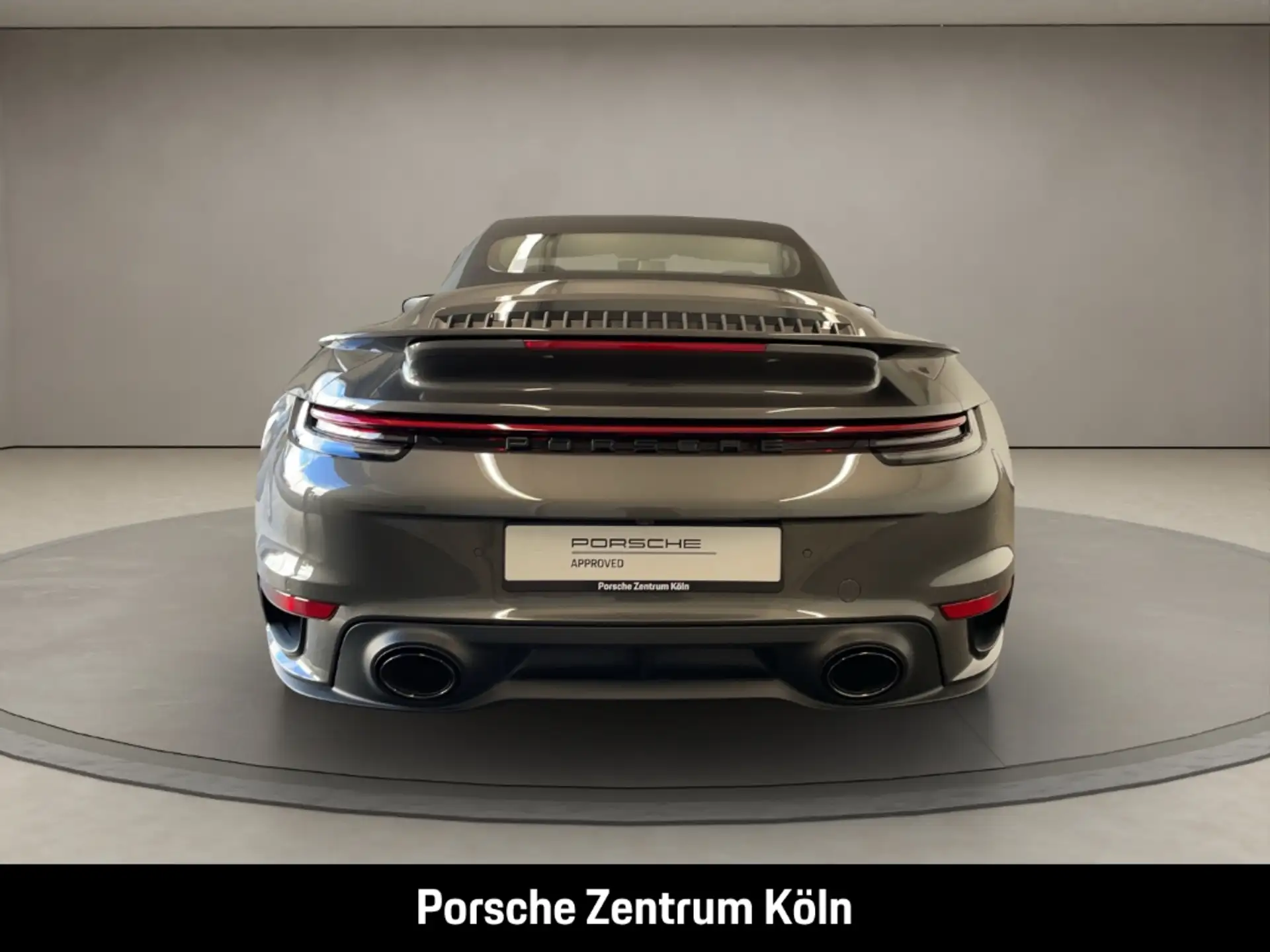포르쉐 911 Turbo S Cabriolet 2024 회색 사진 4