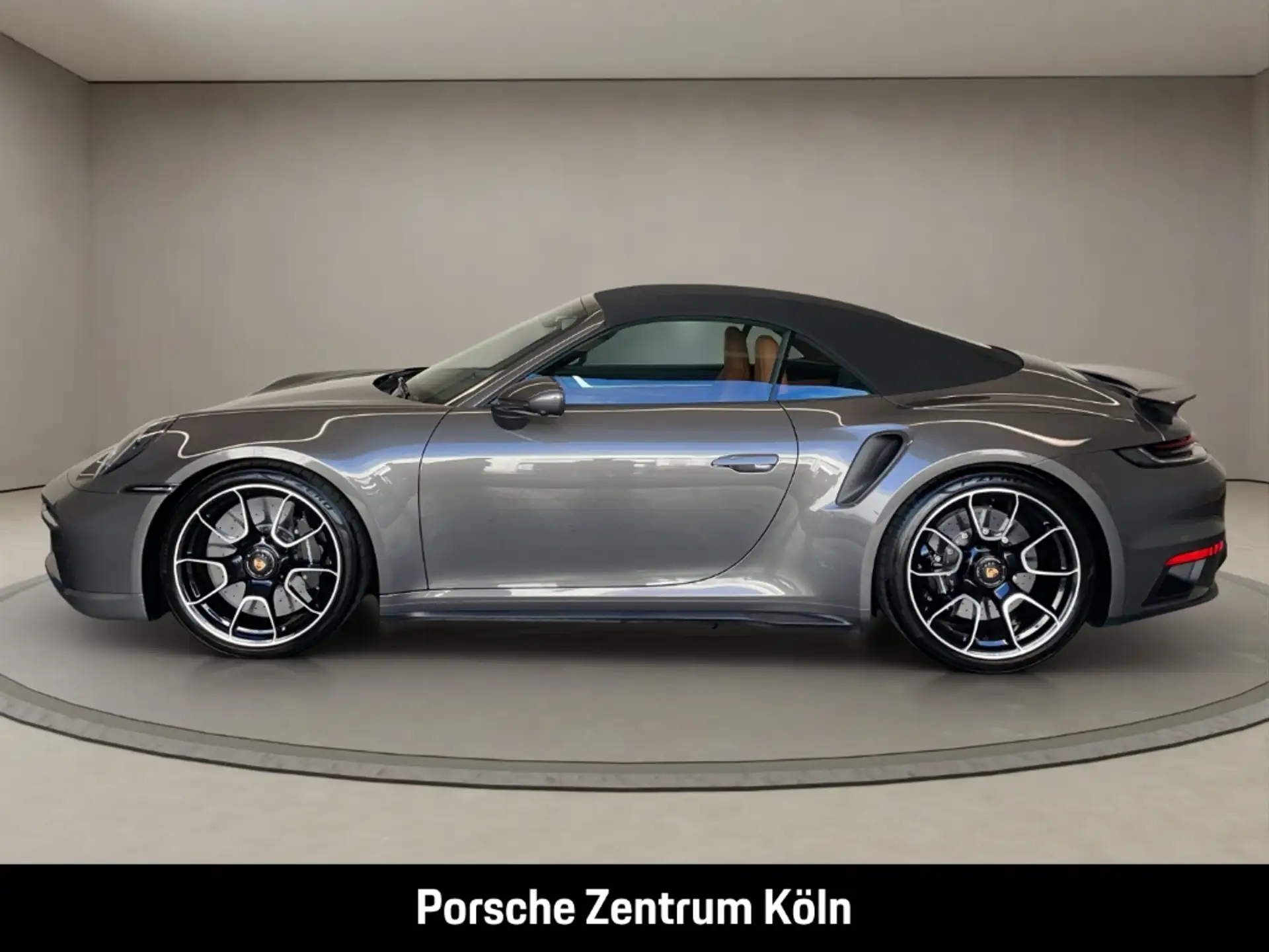 포르쉐 911 Turbo S Cabriolet 2024 회색 사진 2