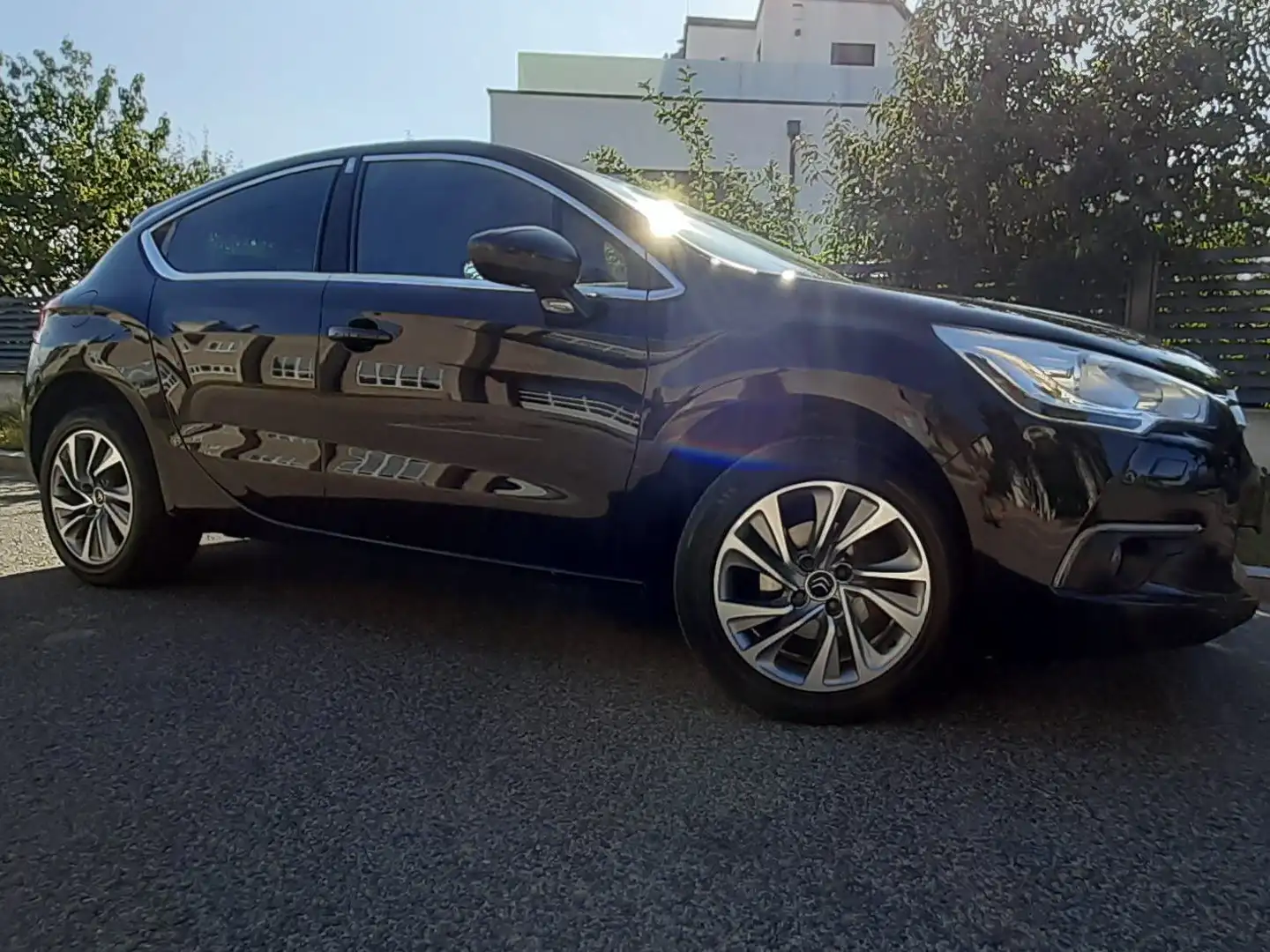 Citroen DS4 DS4 e Hdi 115 Airdream So Chic Schwarz - 2