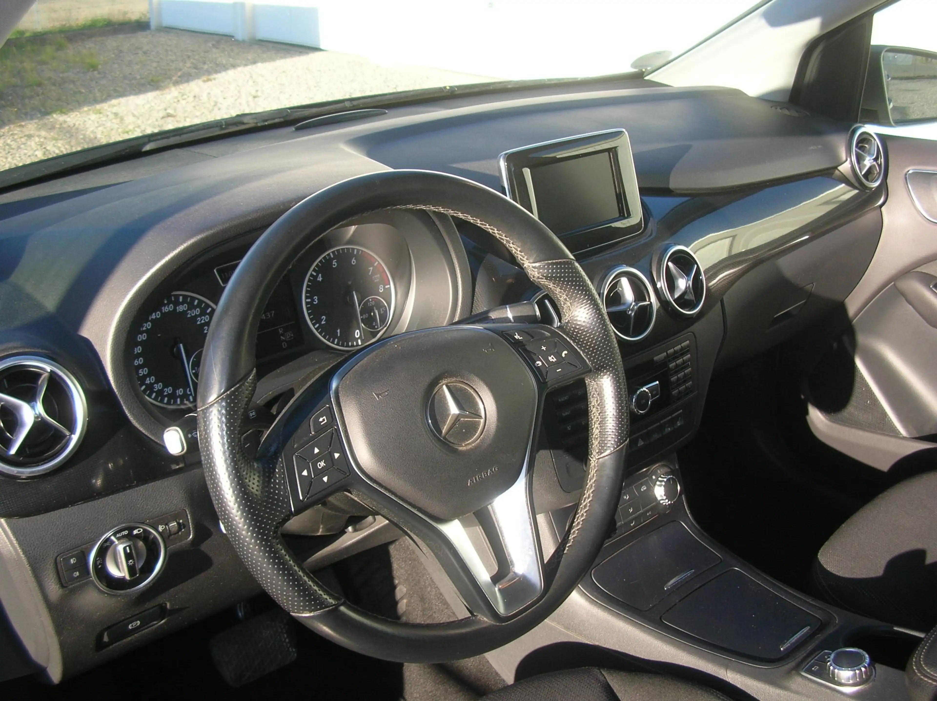 Mercedes-Benz B 200 B 200 - Navi - Klima - PDC - Kamera - AHK .. — photo 6