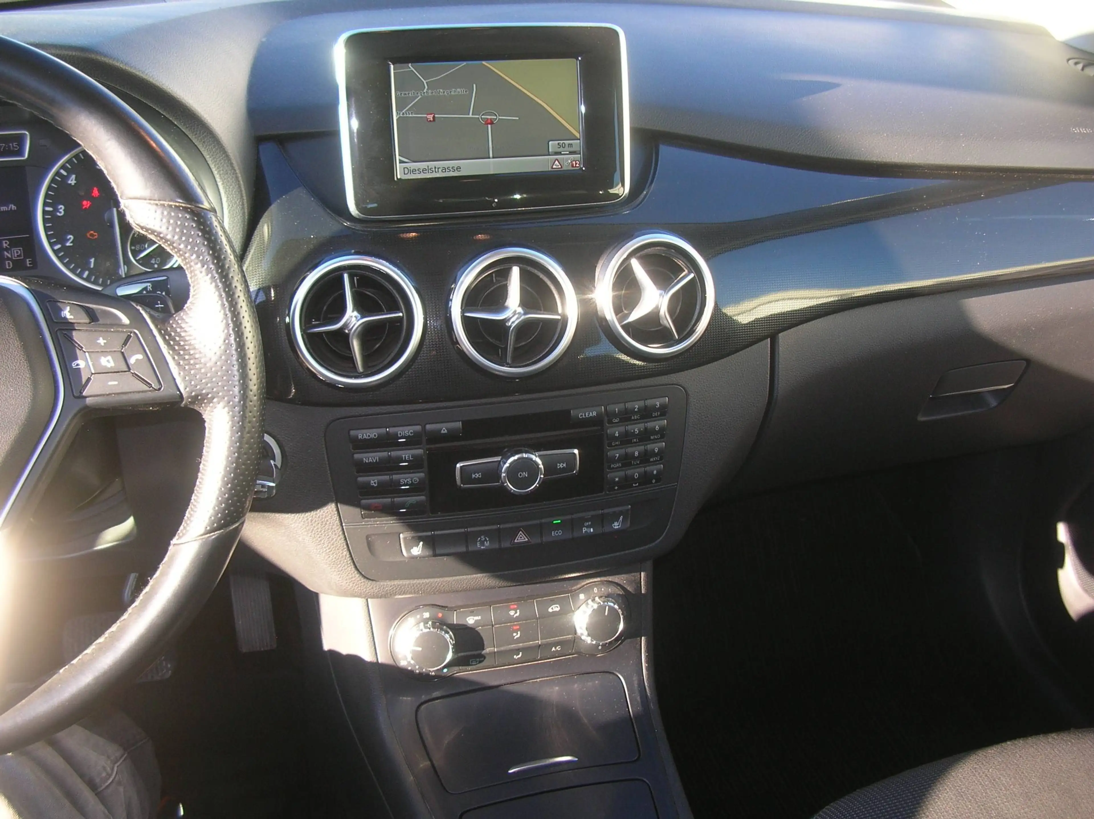 Mercedes-Benz B 200 B 200 - Navi - Klima - PDC - Kamera - AHK .. — photo 12
