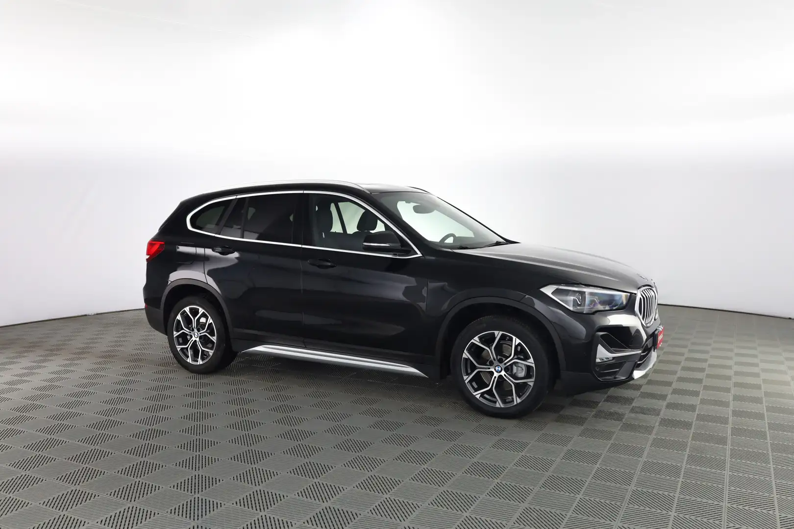 BMW X1 X1 sDrive18d xLine Plus Noir - 2