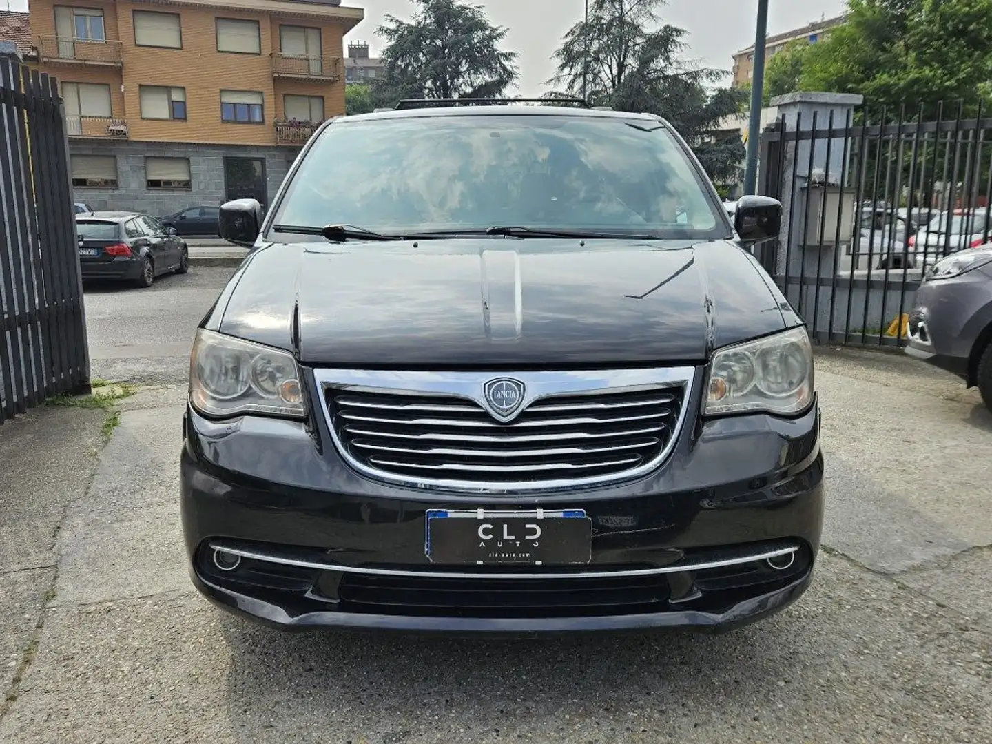 Lancia Voyager 2.8 Turbodiesel 163 CV Nero - 2