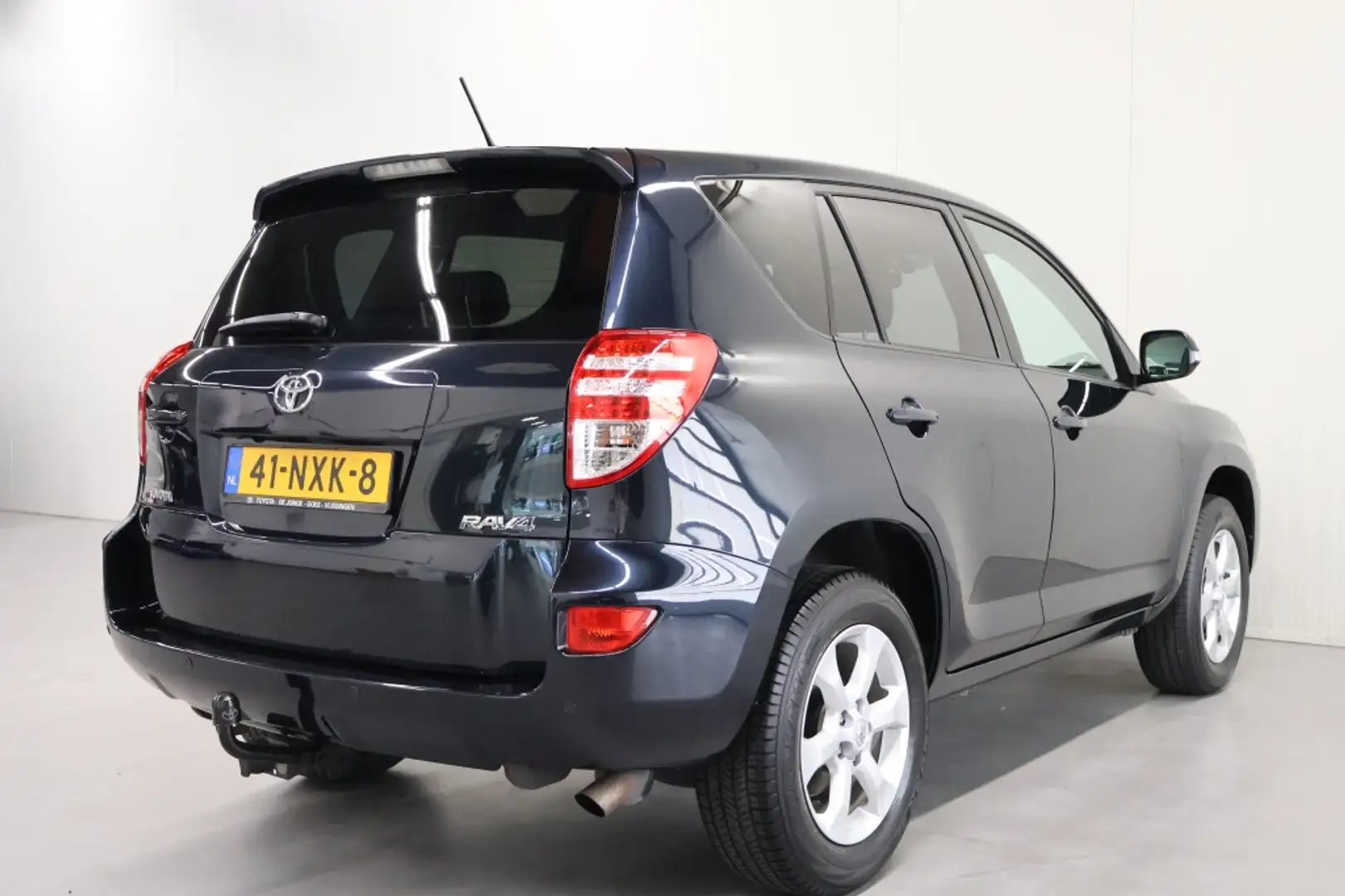 Toyota RAV 4 2.0 VVTi Dynamic 2WD Grijs - 2