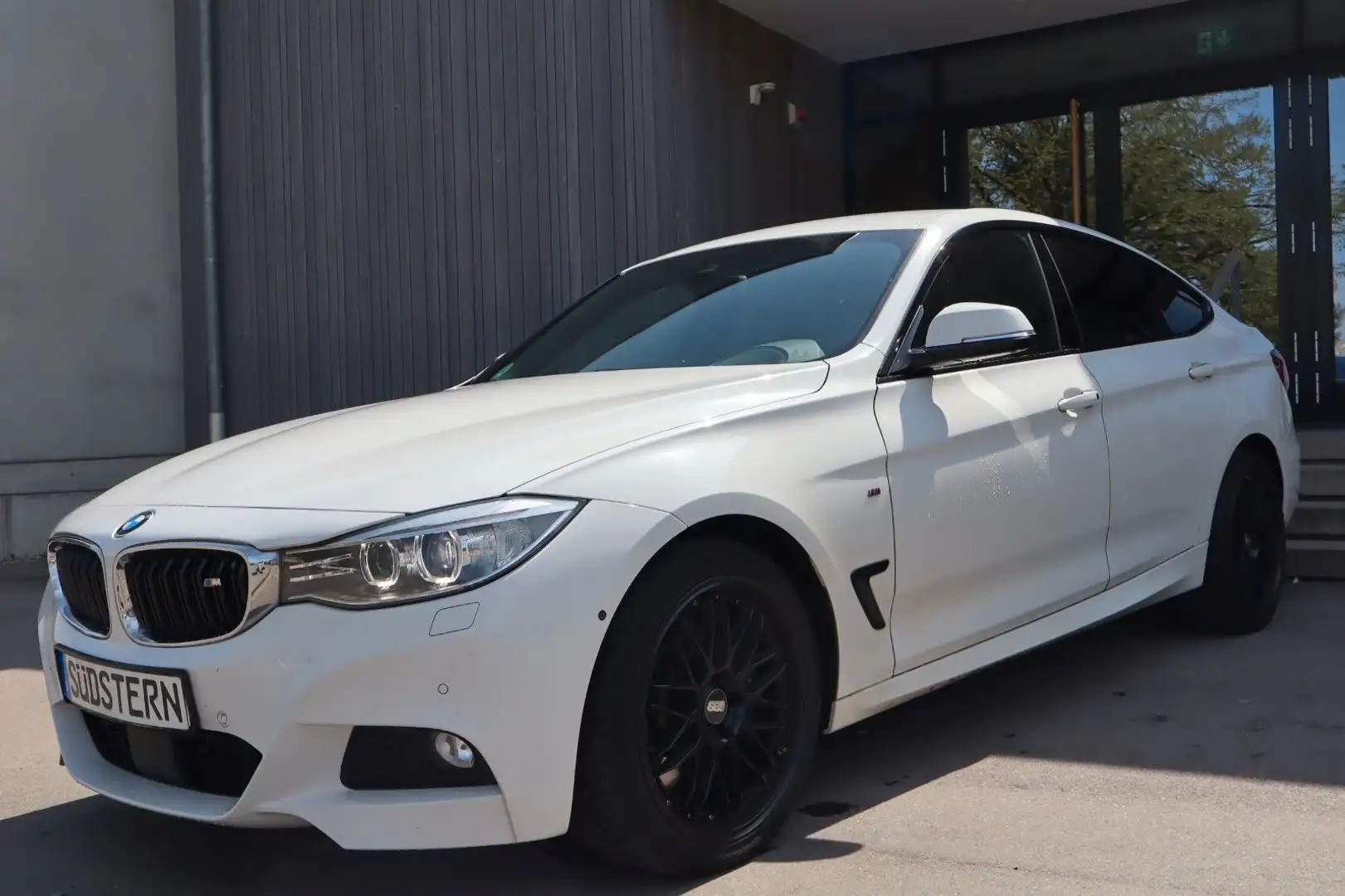 BMW 330 Baureihe 3 Gran Turismo/M-Paket/Navi/X-drive Blanc - 1