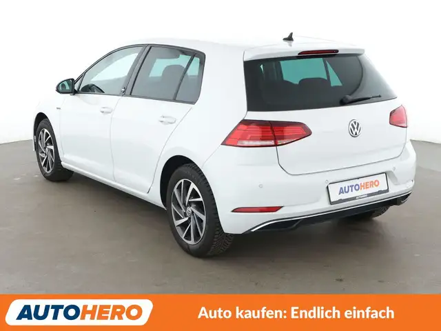 Volkswagen Golf view 4