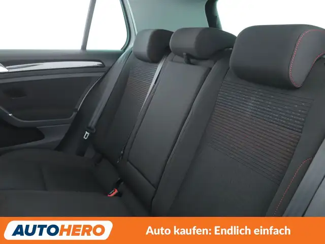 Volkswagen Golf view 14