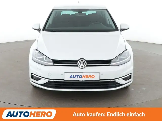 Volkswagen Golf view 9