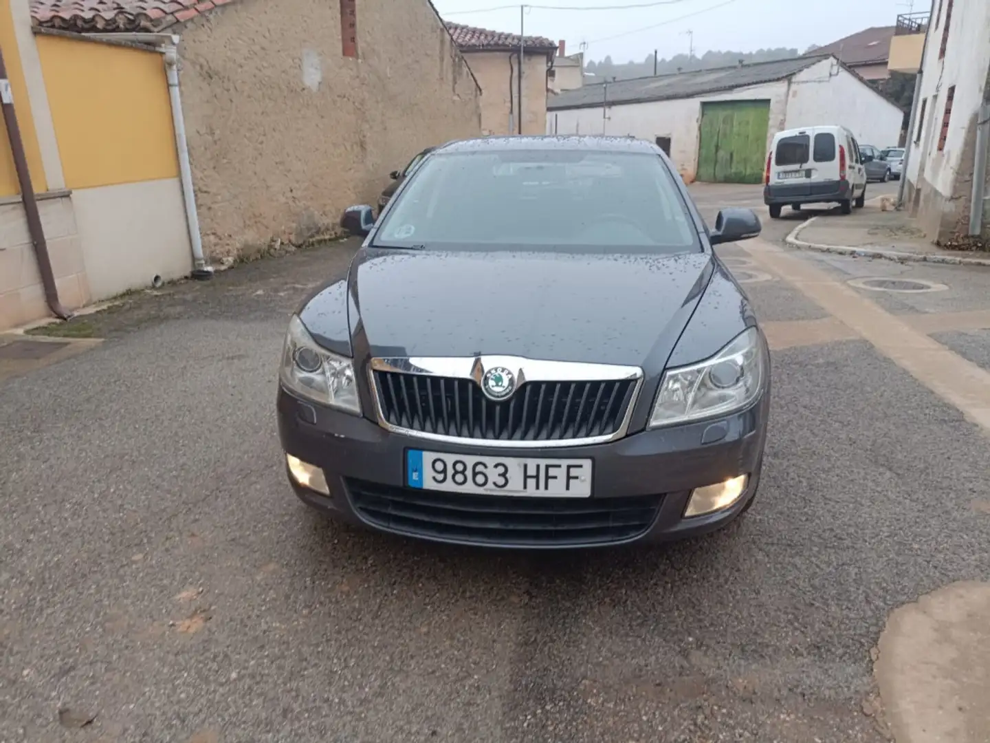 Skoda Octavia 1.6TDI CR Active Plus Gris - 2