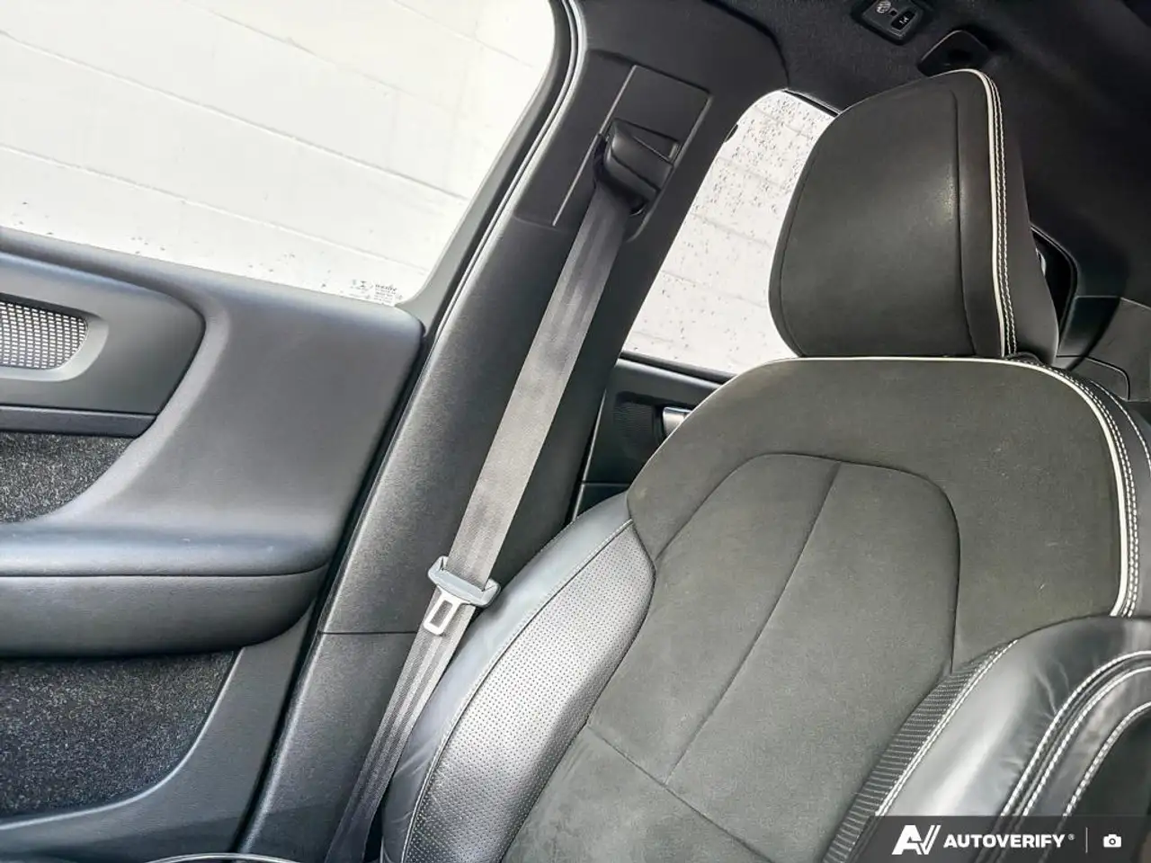 Volvo XC40 снимка Volvo XC40