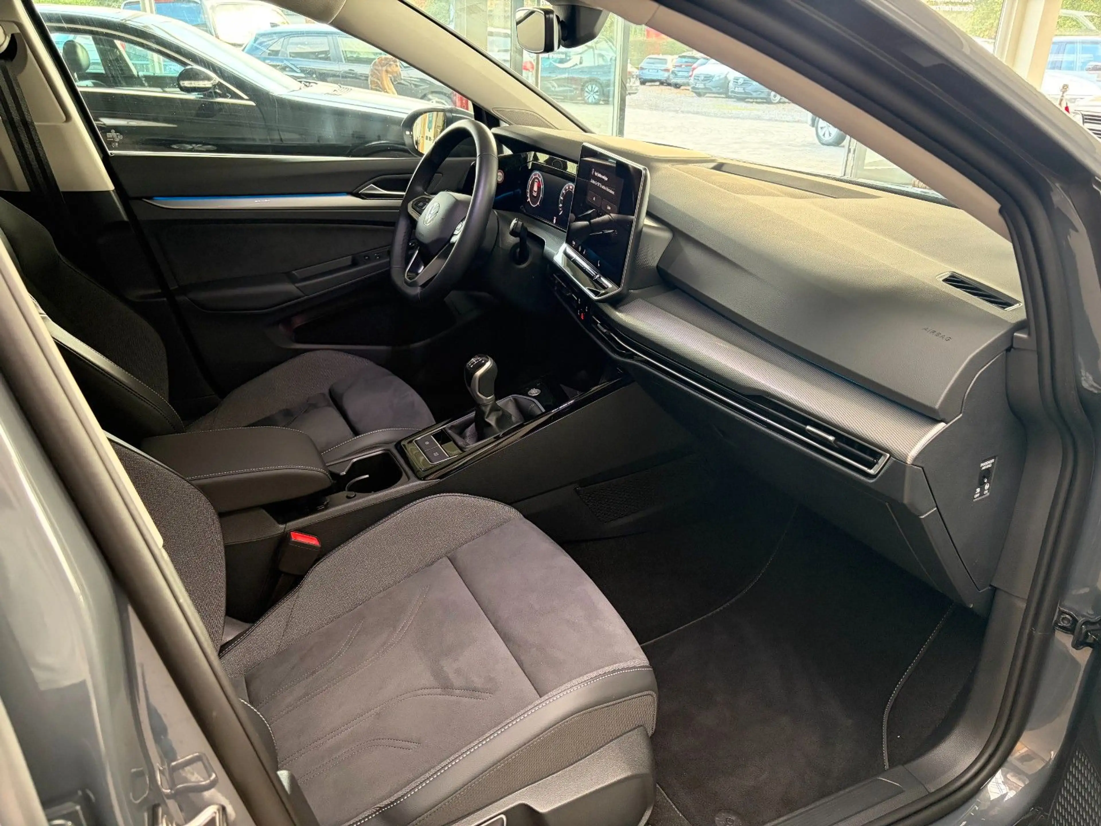 Volkswagen Golf VIII 1.5 TSI 110 kW Style/MATRIX/HUD/AHK — photo 11
