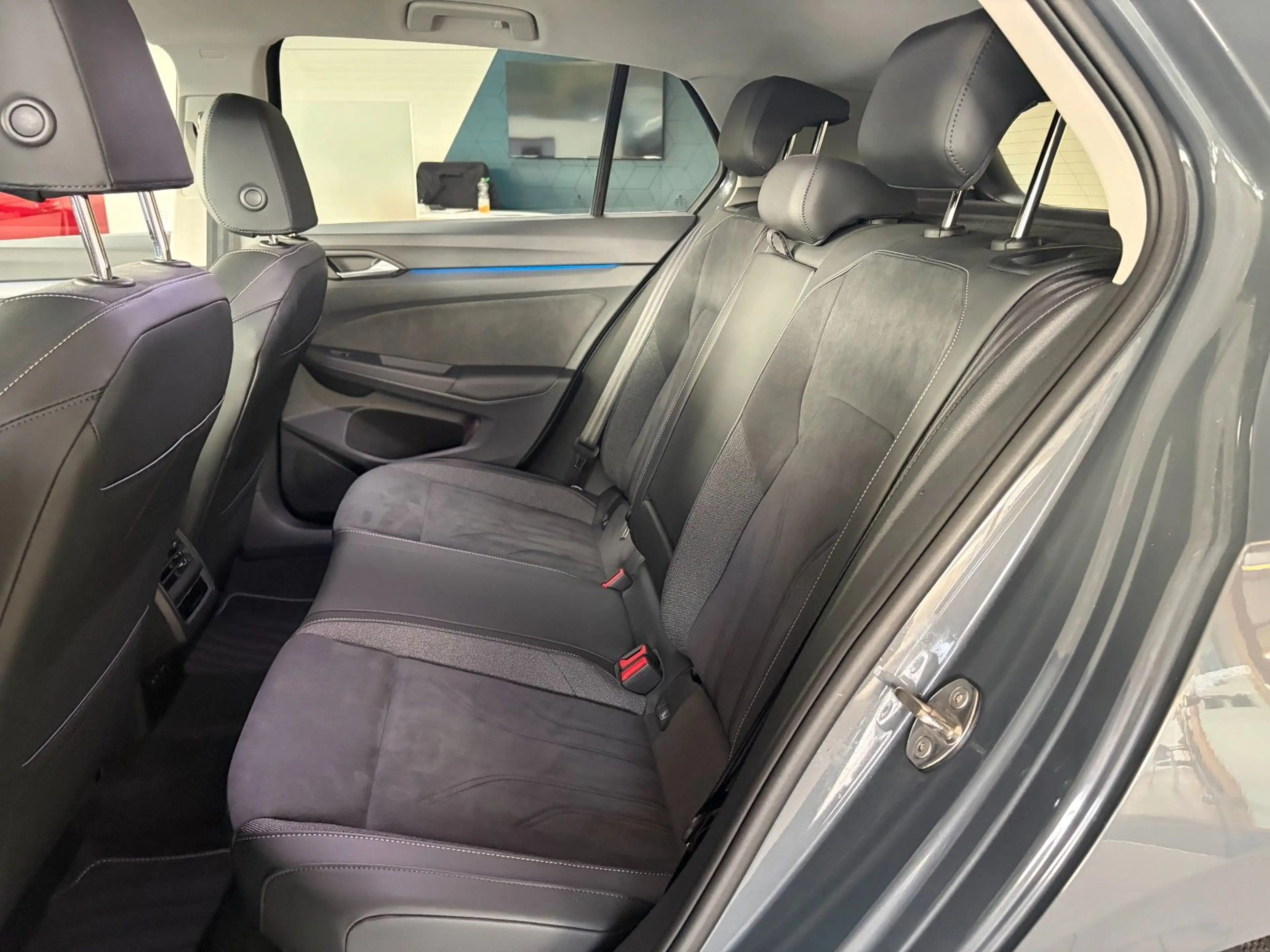 Volkswagen Golf VIII 1.5 TSI 110 kW Style/MATRIX/HUD/AHK — photo 8