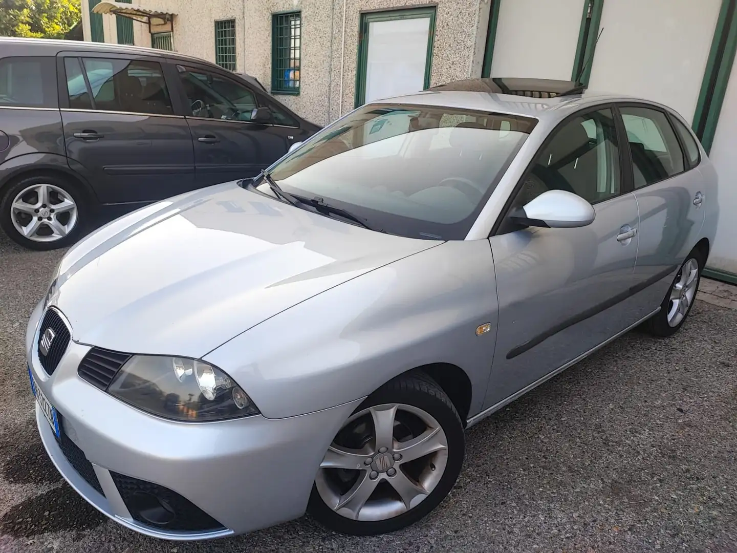 SEAT Ibiza 1.4 BENZINA 5 PORTE NEOPATENTATI TETTO APRIBILE Argento - 1