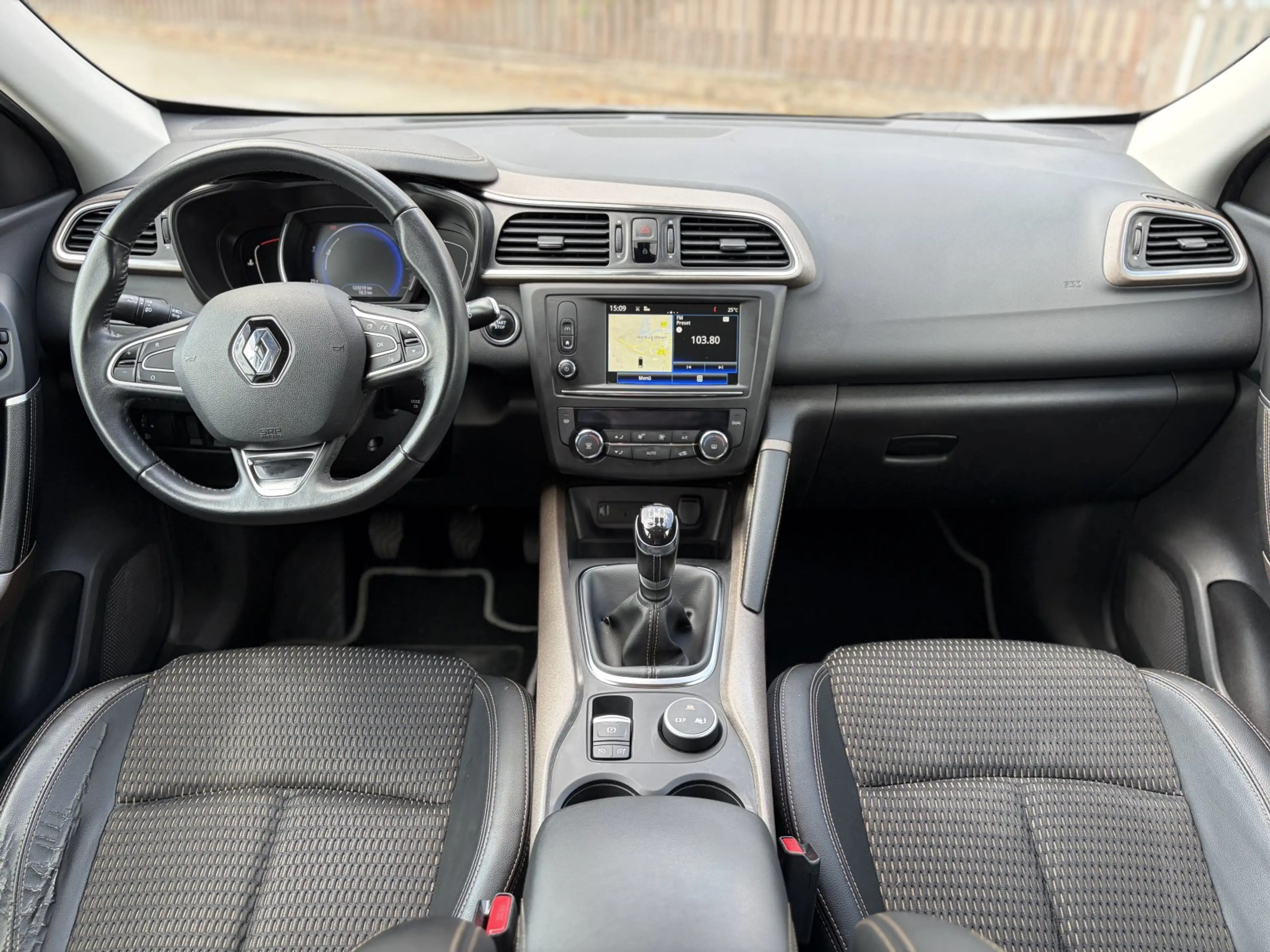 Renault Kadjar 1,2 TCe 130 XMOD *AHK *SHZ *PDC — photo 15