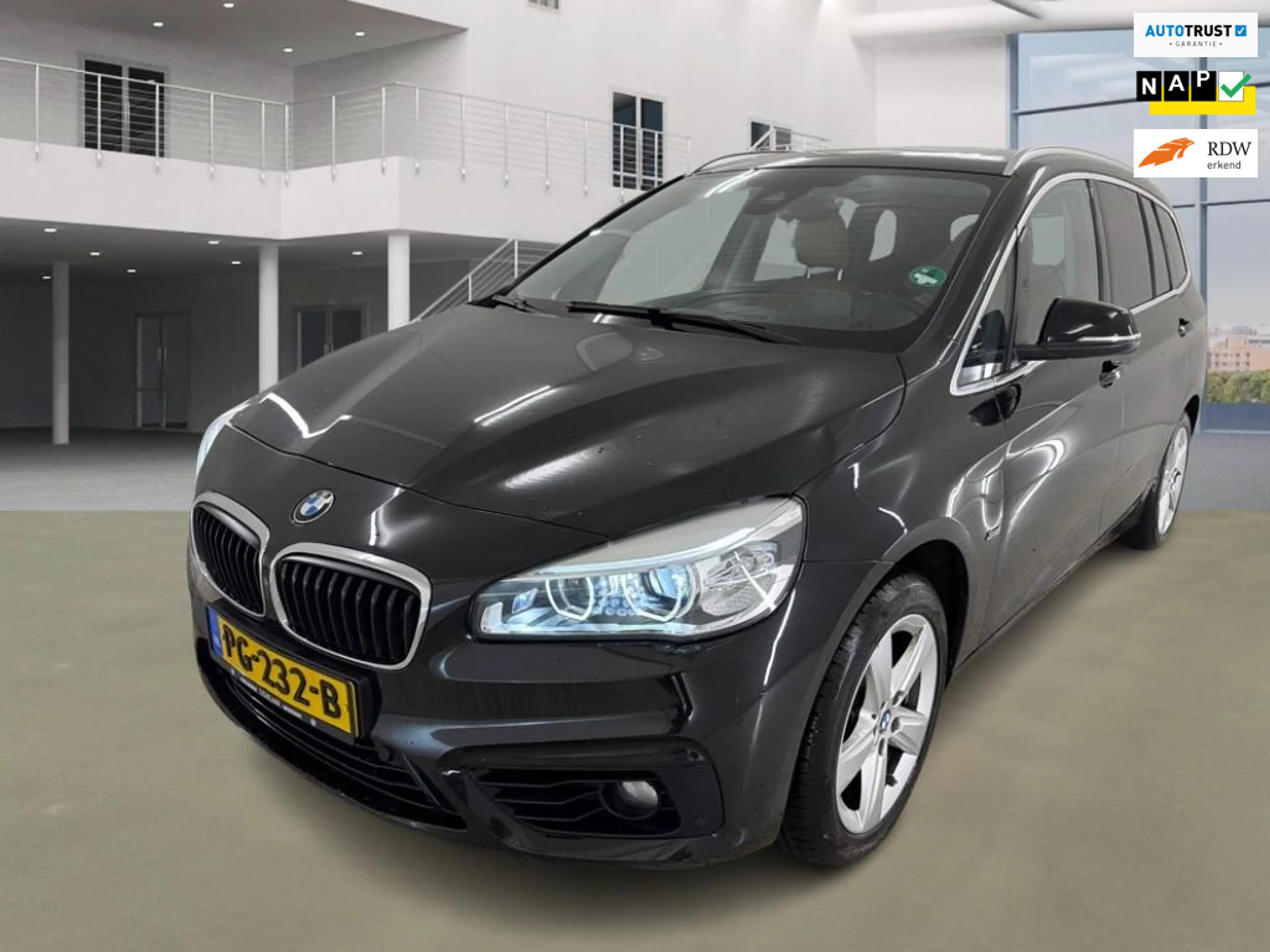 BMW 220 2-serie Gran Tourer 220i 7p. High Executive / NL P