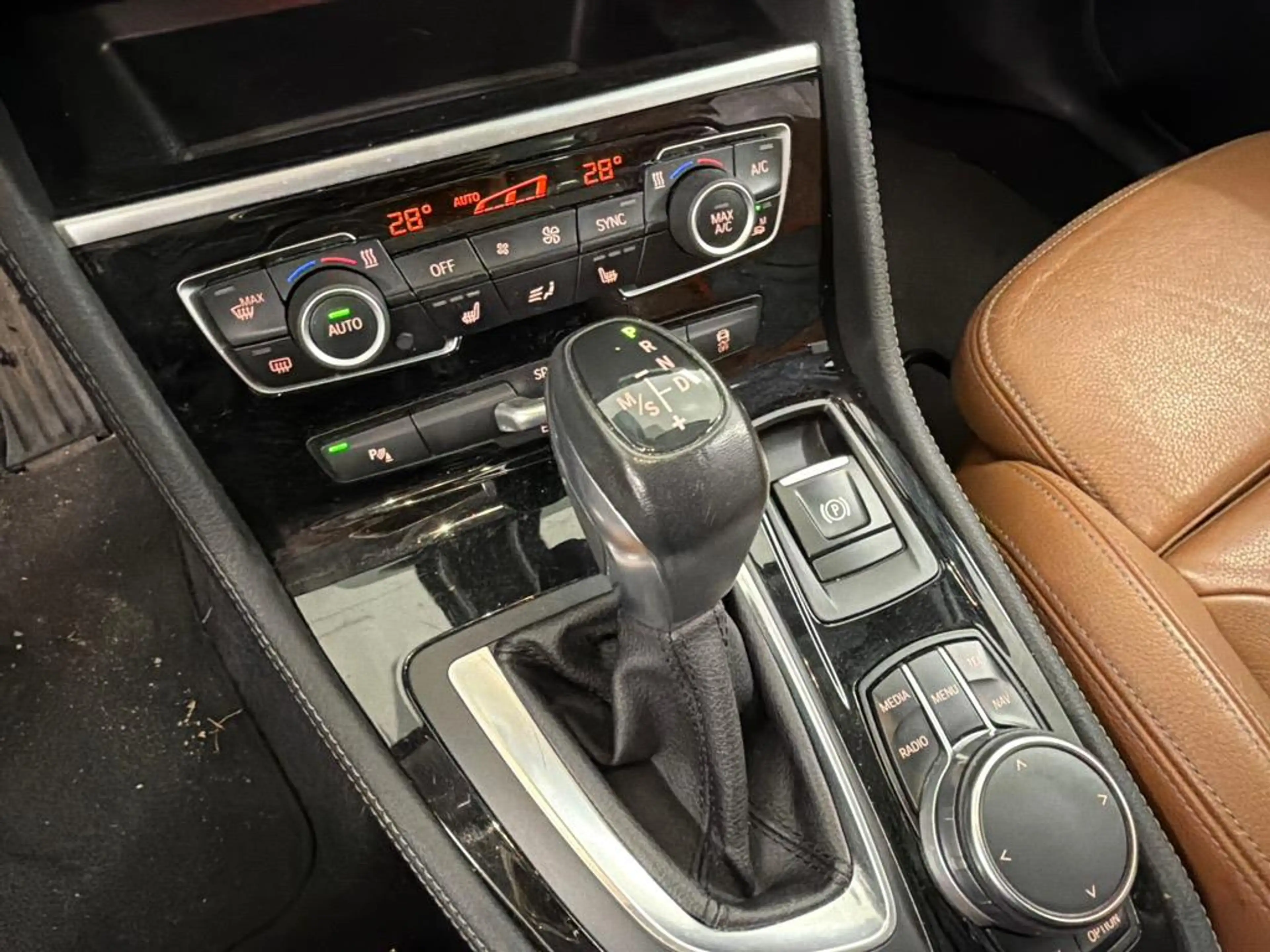 BMW 220 2-serie Gran Tourer 220i 7p. High Executive / NL P — photo 6