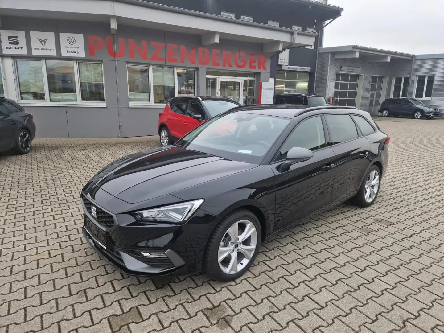 SEAT Leon FR 2.0 TDI 115 PS Schwarz - 1