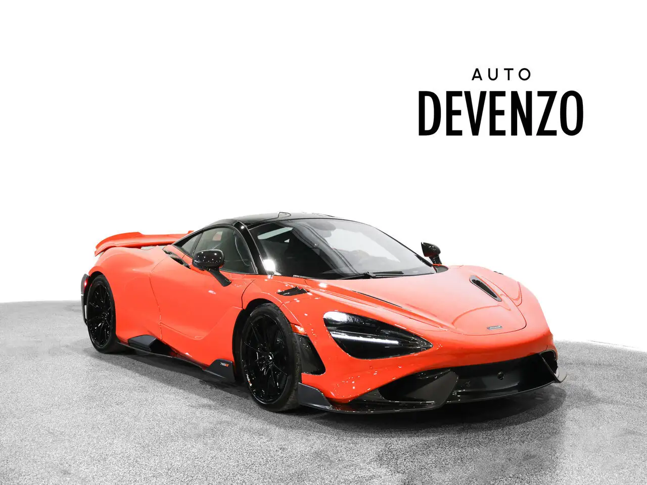 McLaren 765LT снимка McLaren 765LT