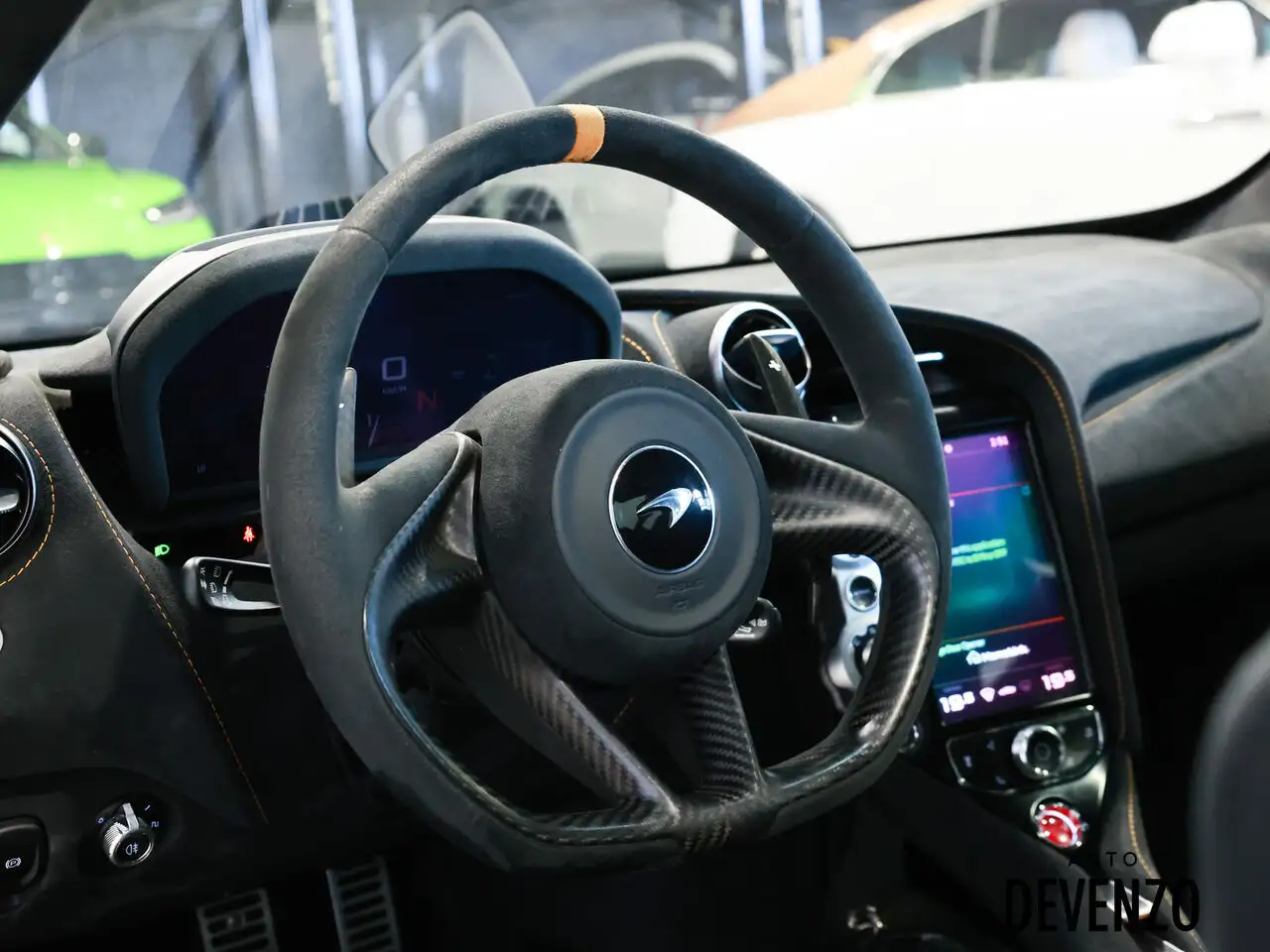 McLaren 765LT снимка McLaren 765LT