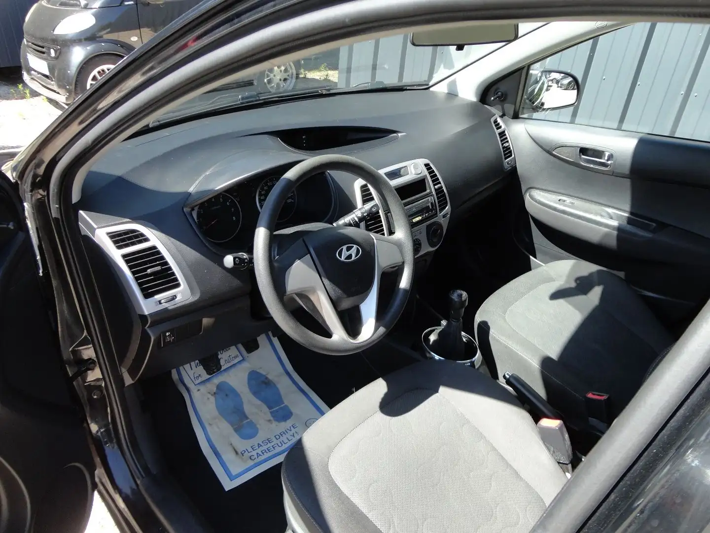 Hyundai i20 1.2 PACK EVIDENCE Noir - 2