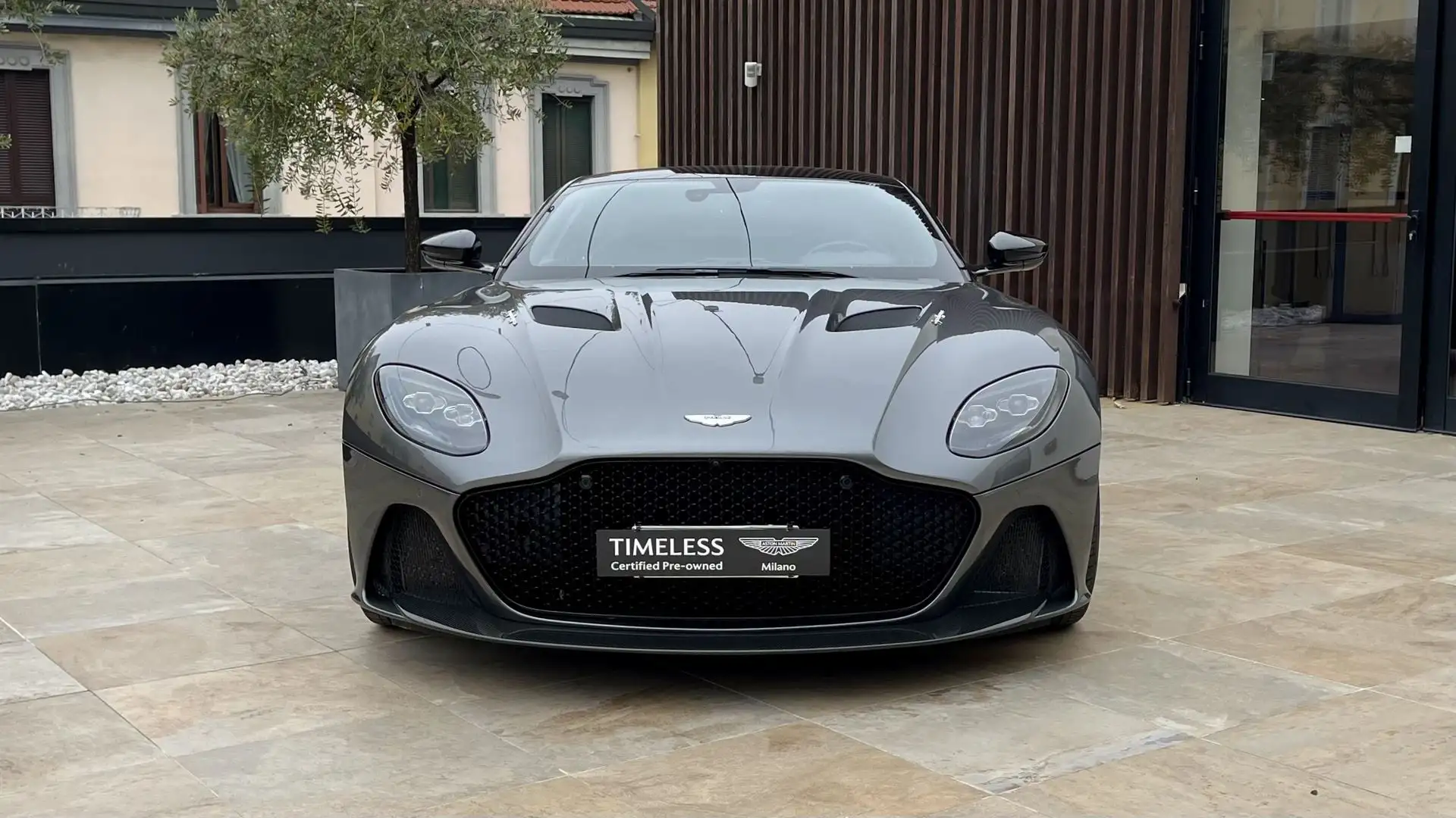Aston Martin DBS (Superleggera) Coupe 5.2 V12 auto Grigio - 2