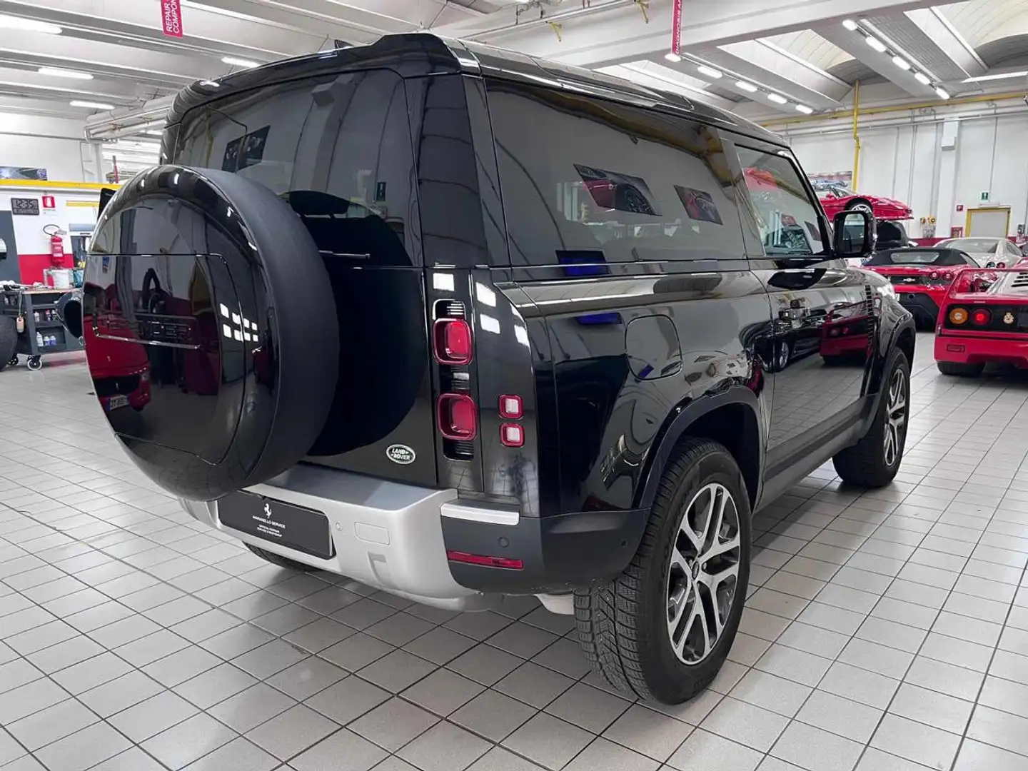 Land Rover Defender 90 3.0D I6 250 CV AWD Auto SE Schwarz - 2