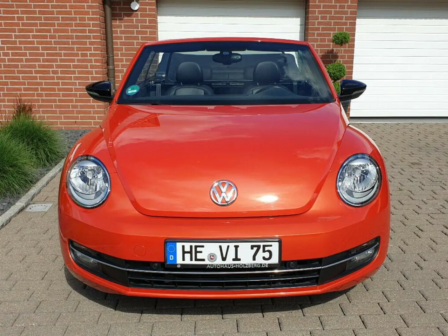 Volkswagen Beetle The Beetle Cabriolet 1.2 TSI BlueMotion Technology Červená - 1