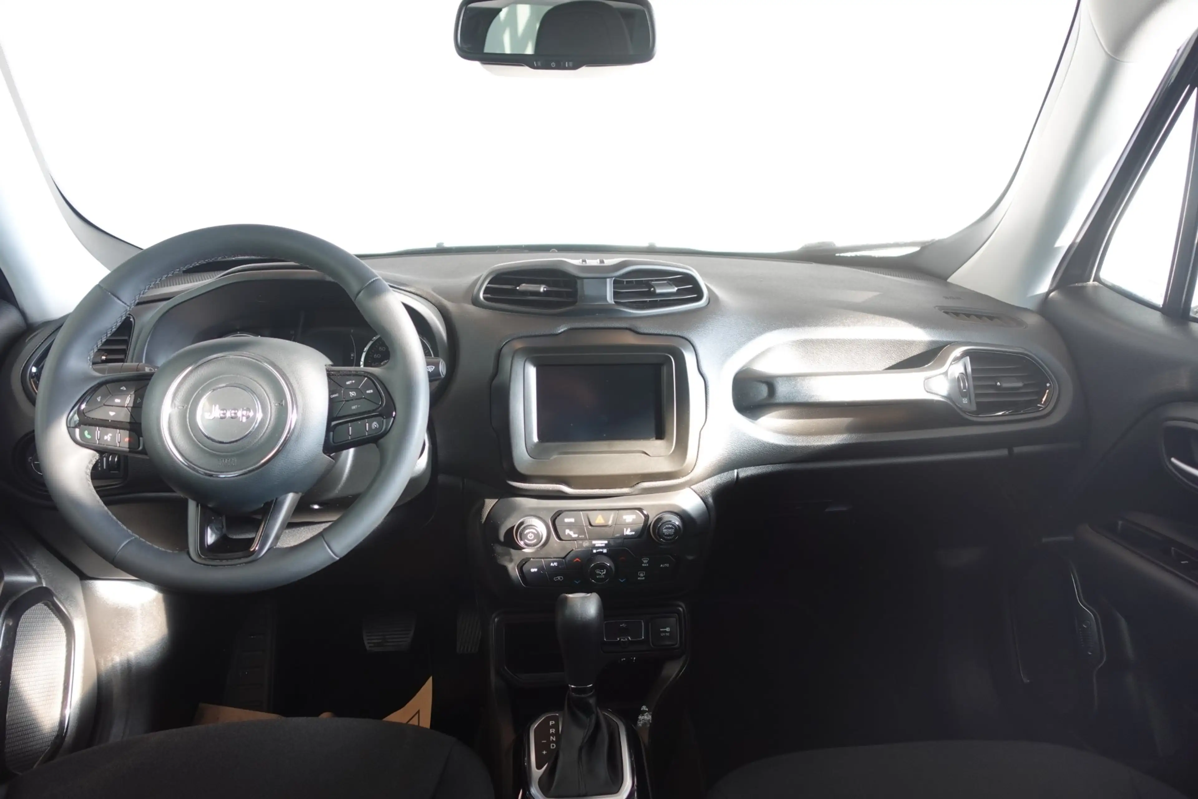 Jeep Renegade 1.5 Multiair T4 FWD DCT7 e-Hybrid Night E — photo 9