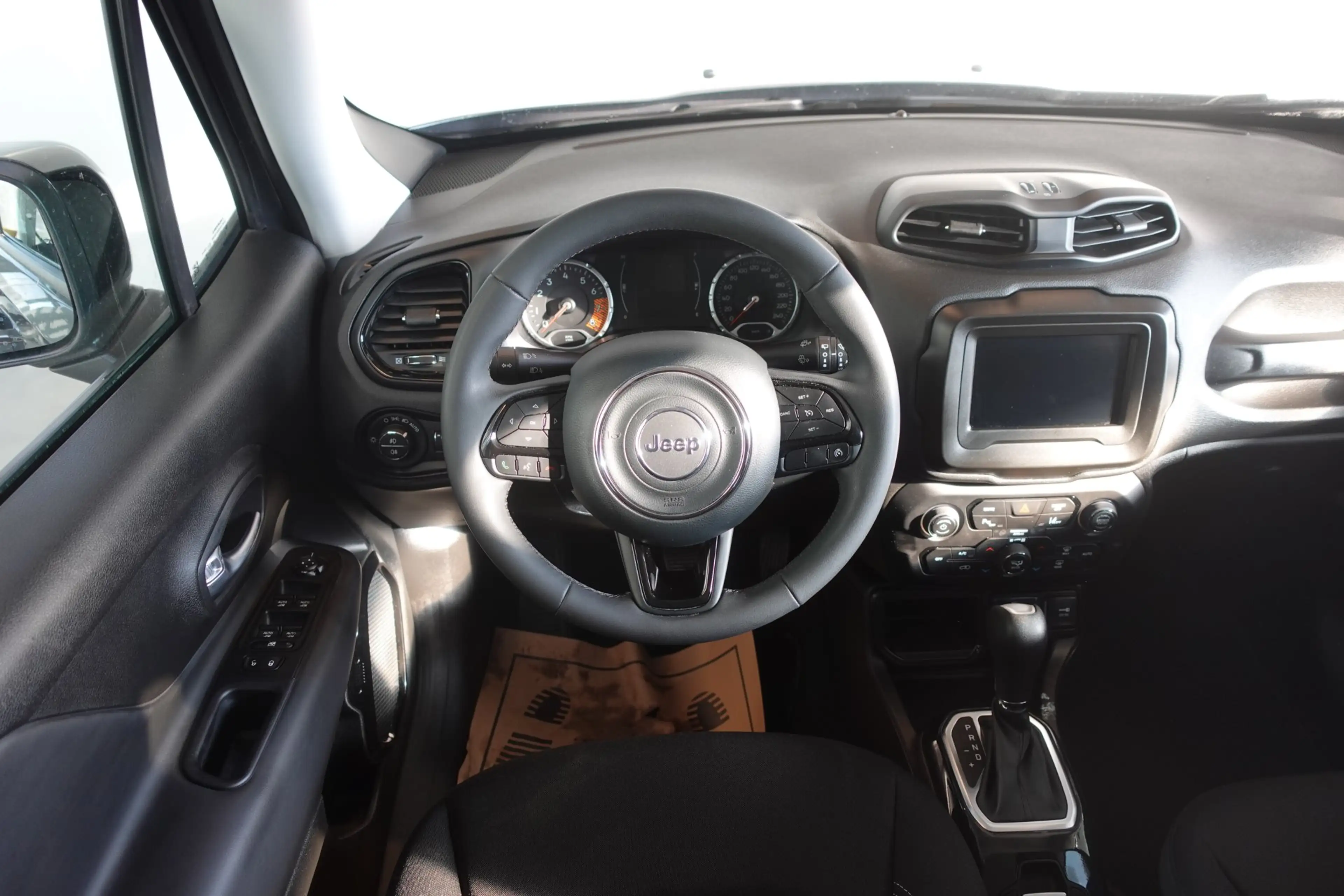 Jeep Renegade 1.5 Multiair T4 FWD DCT7 e-Hybrid Night E — photo 10