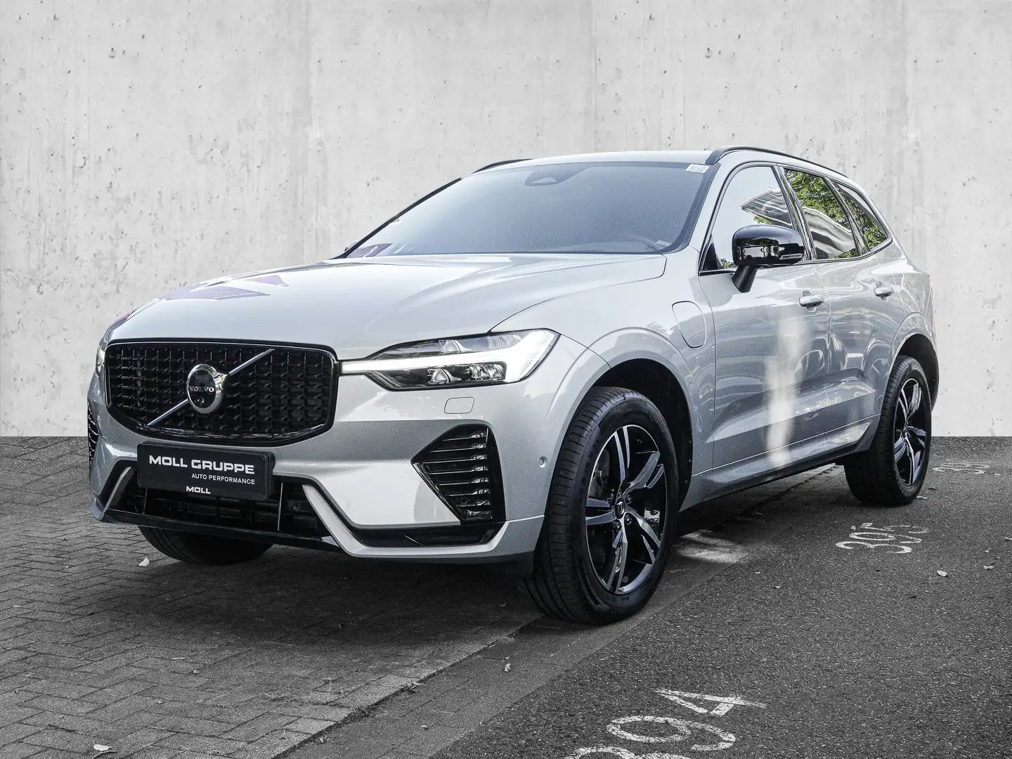 Volvo XC60 AWD R Design ACC AUT DYNLICHT EL.HECK FLA Silber - 2