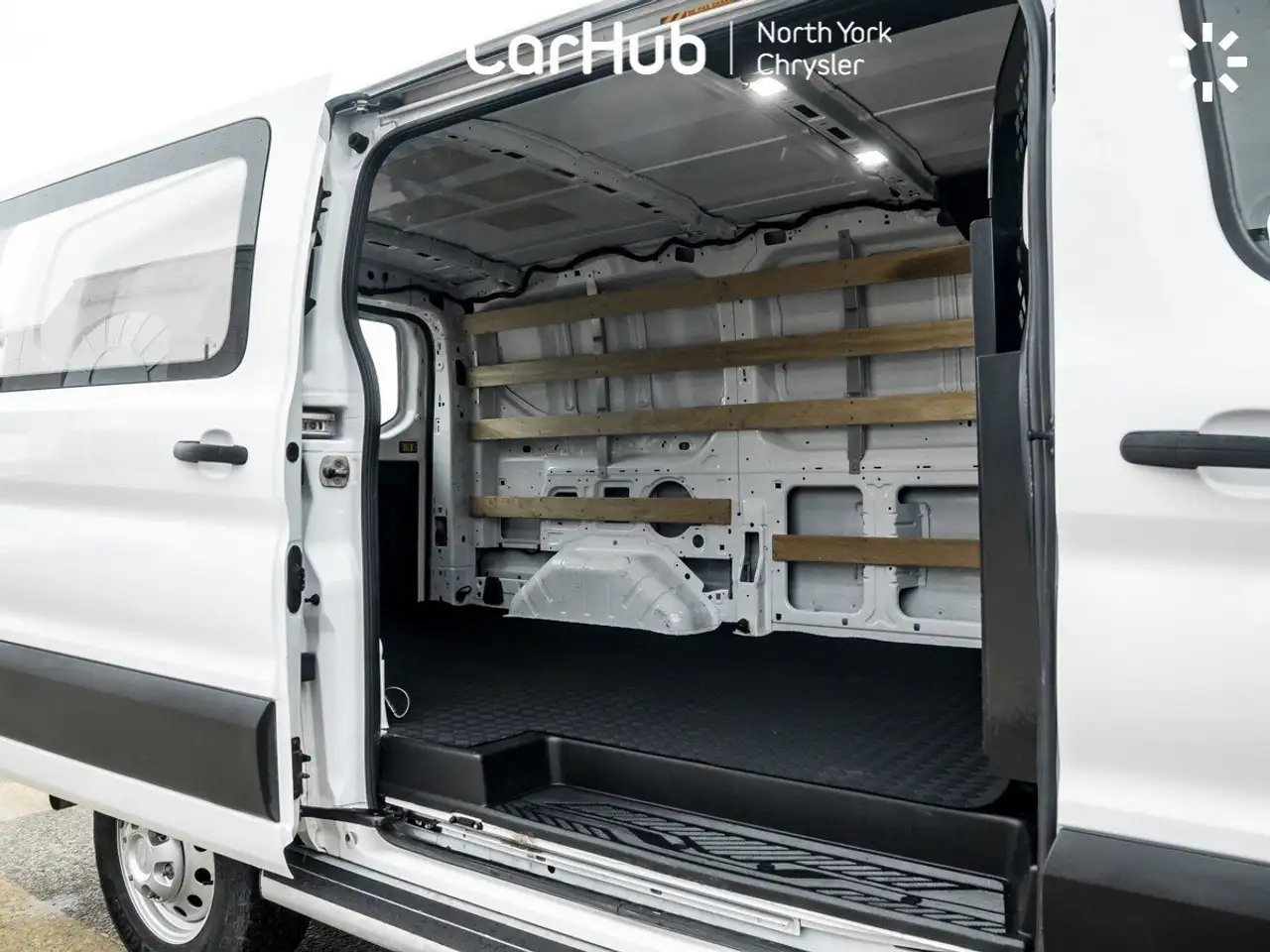 Ford Transit Cargo Van снимка Ford Transit Cargo Van