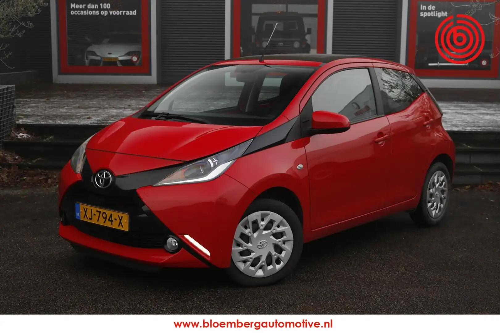 Toyota Aygo 1.0 VVT-i x-Wave Canvas dak Aygo 1.0 VVT-i x-clusi Rouge - 1