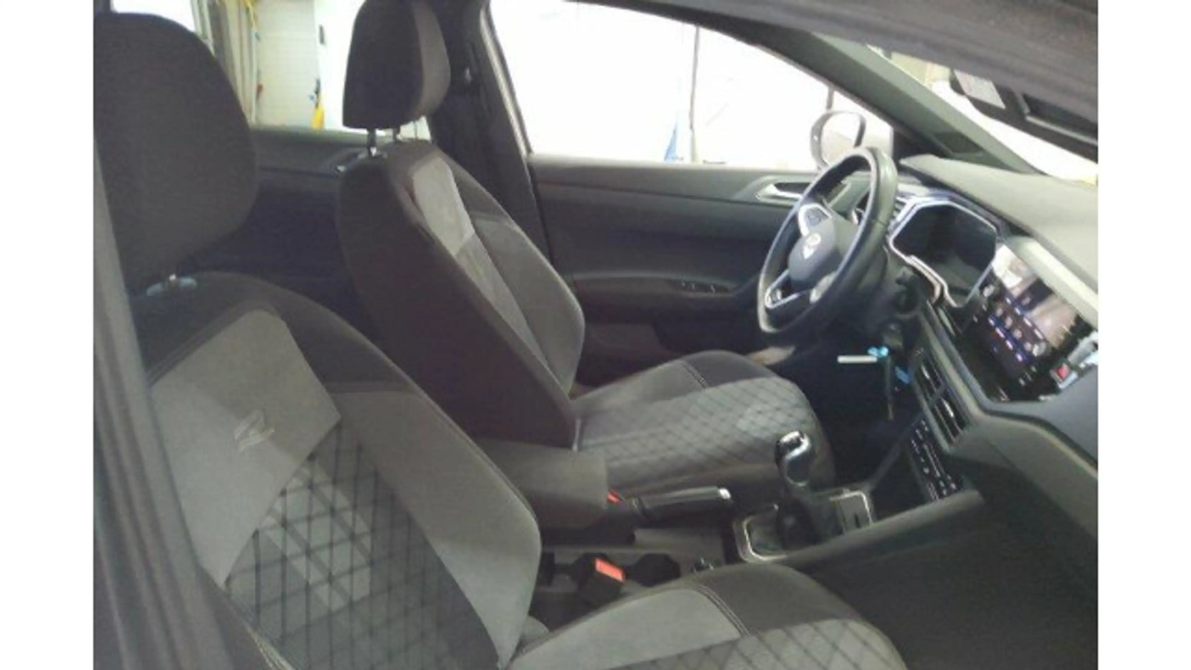 Volkswagen Taigo 1.0 TSI R-Line Navi IQ.Light-Matrix-LED Re — photo 3