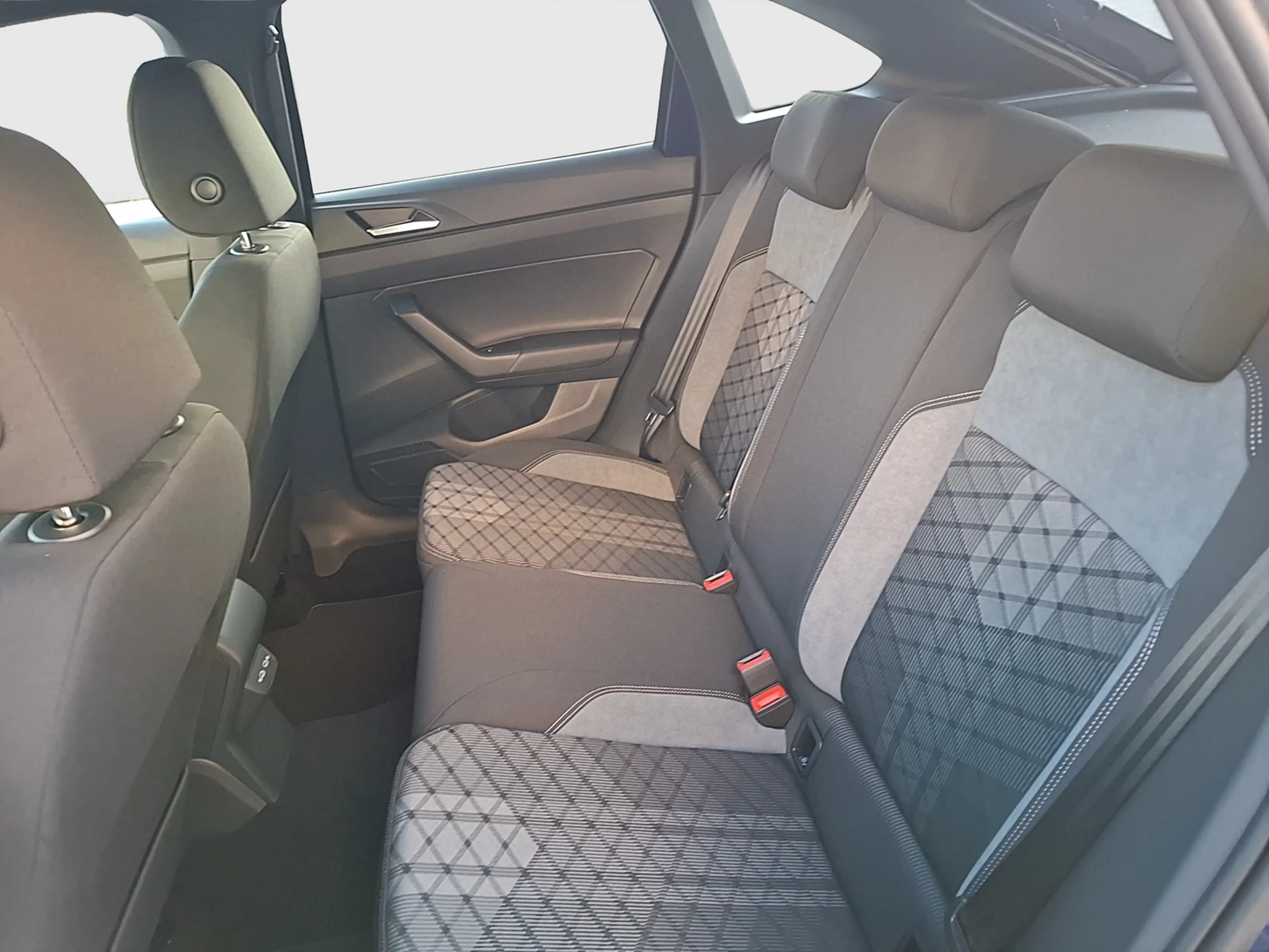 Volkswagen Taigo R-Line DSG AHZV Navi-Pro AppConnect ACC — photo 12