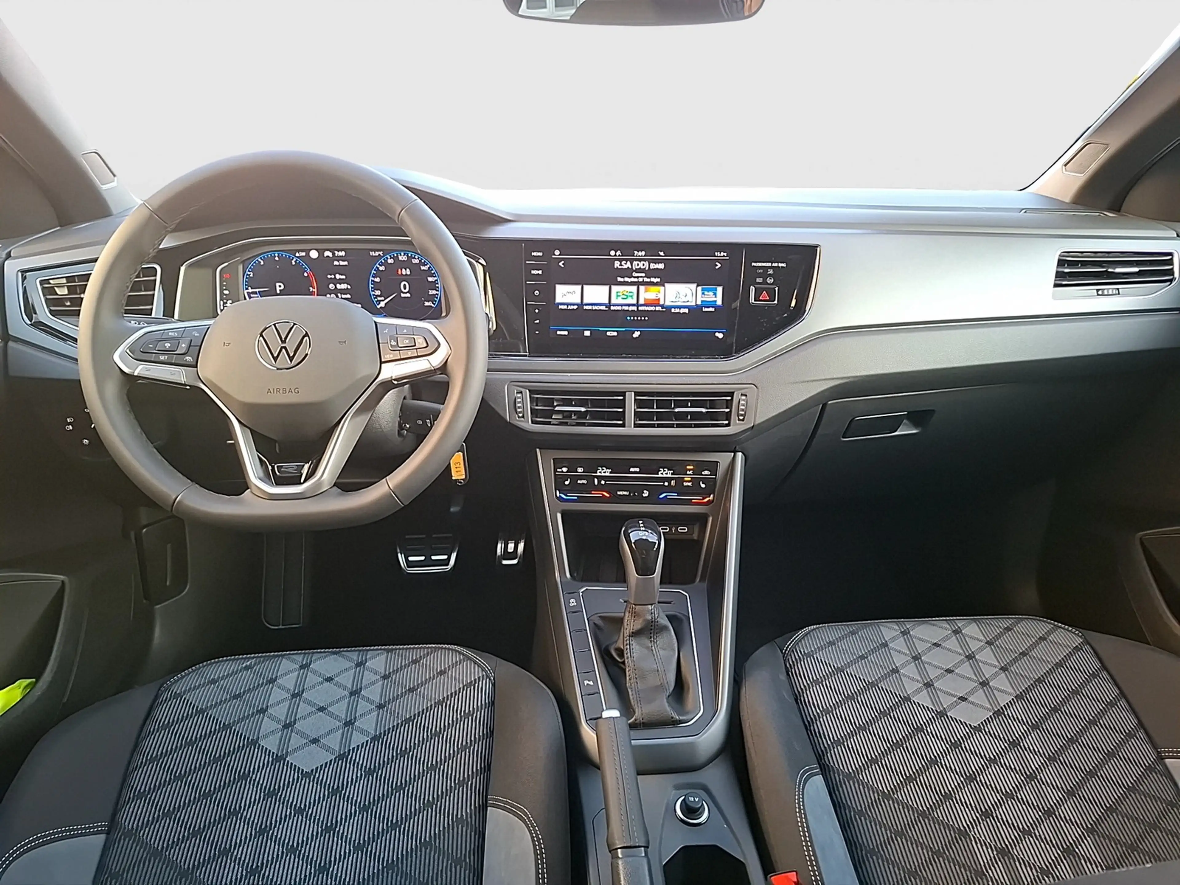 Volkswagen Taigo R-Line DSG AHZV Navi-Pro AppConnect ACC — photo 11