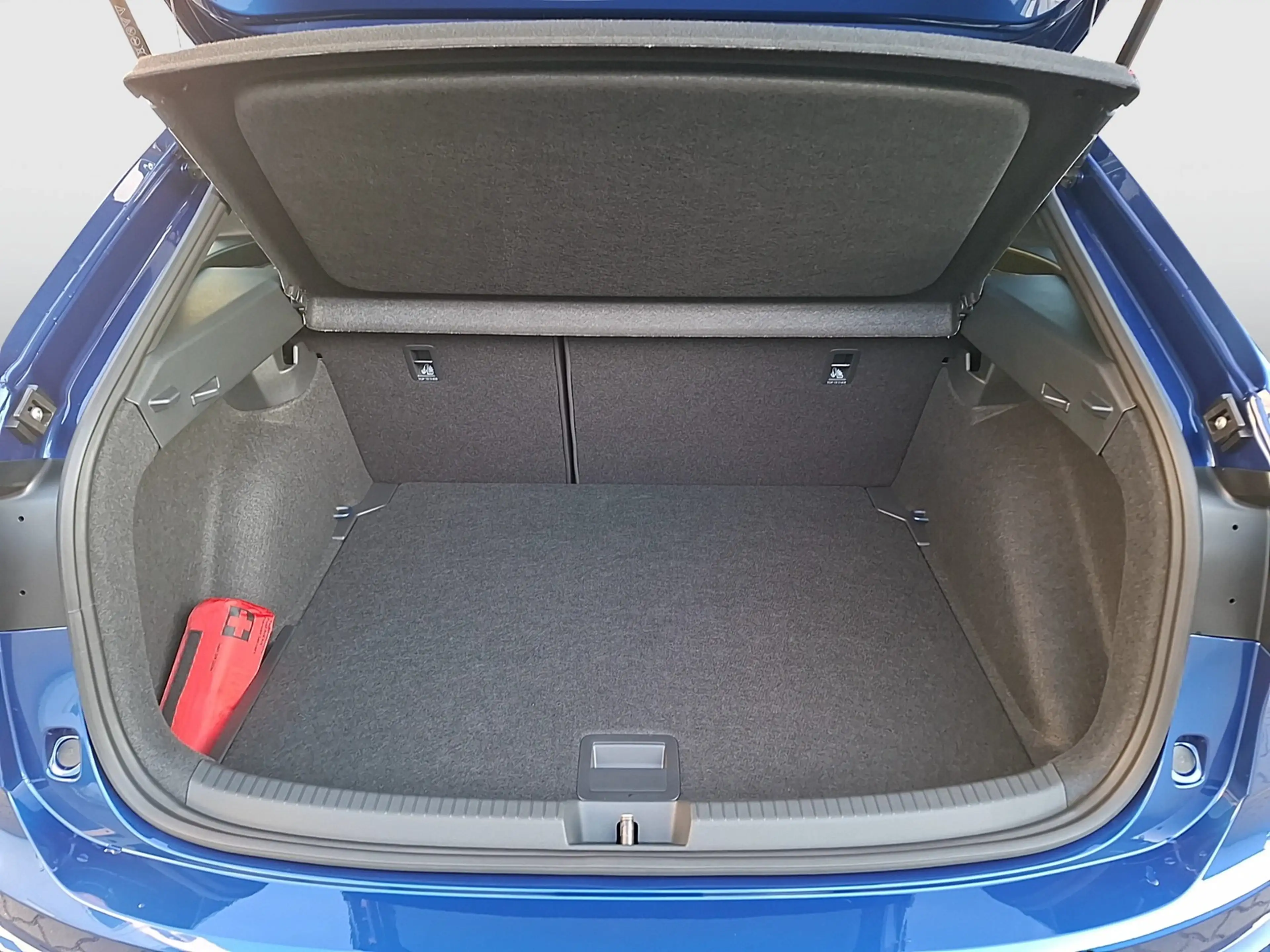 Volkswagen Taigo R-Line DSG AHZV Navi-Pro AppConnect ACC — photo 13