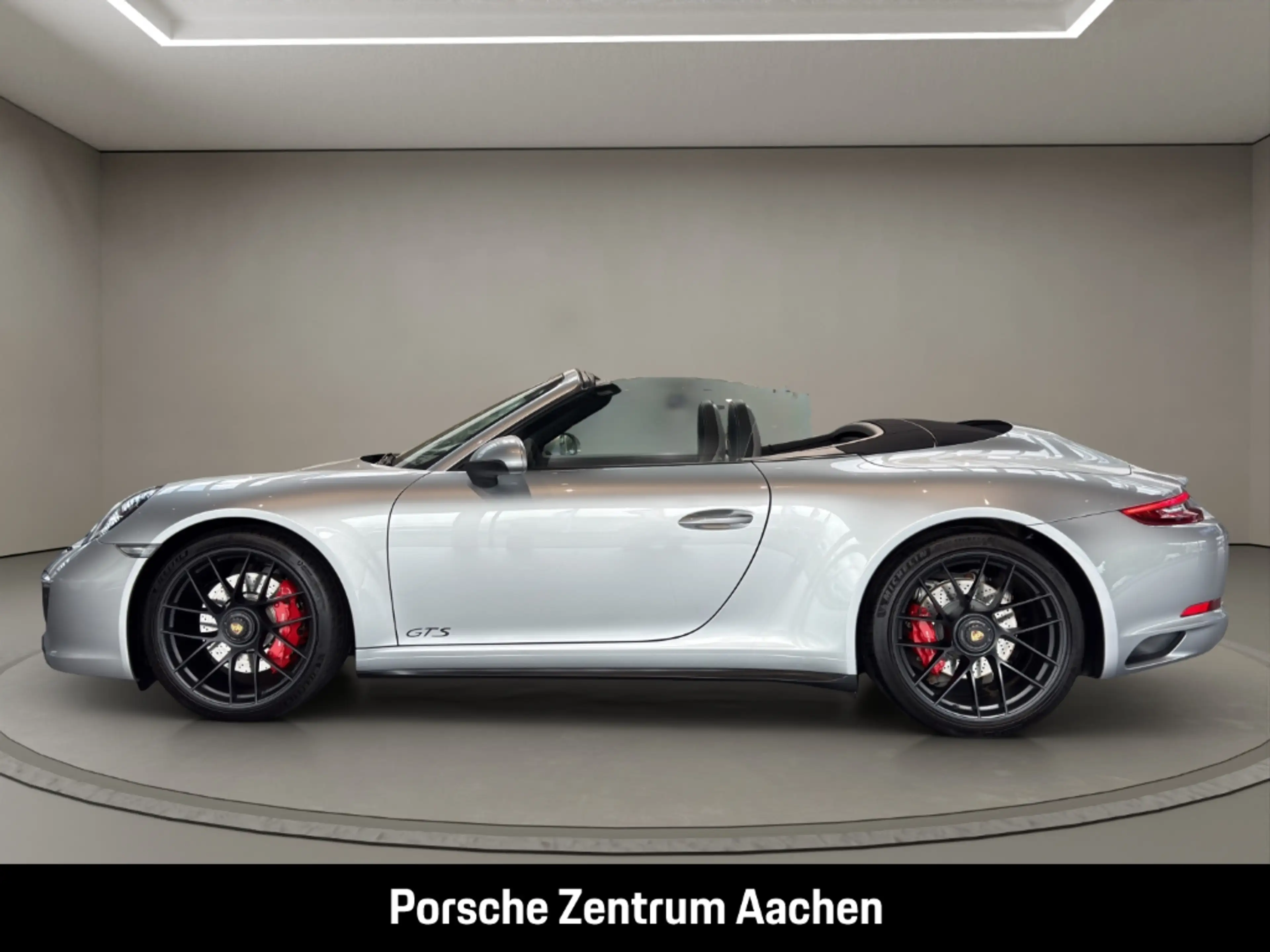 Porsche 991 -2 (911) Carrera 4 GTS Cabriolet — photo 2