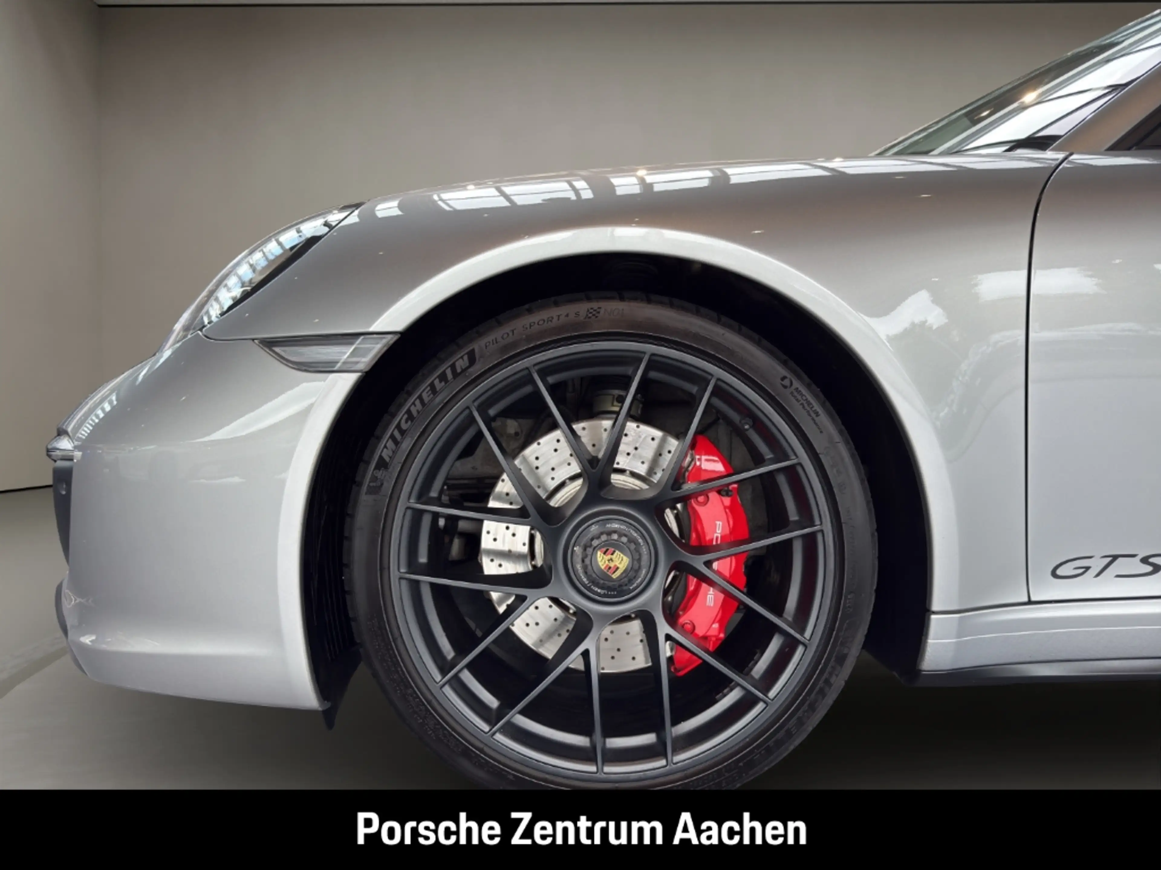 Porsche 991 -2 (911) Carrera 4 GTS Cabriolet — photo 10