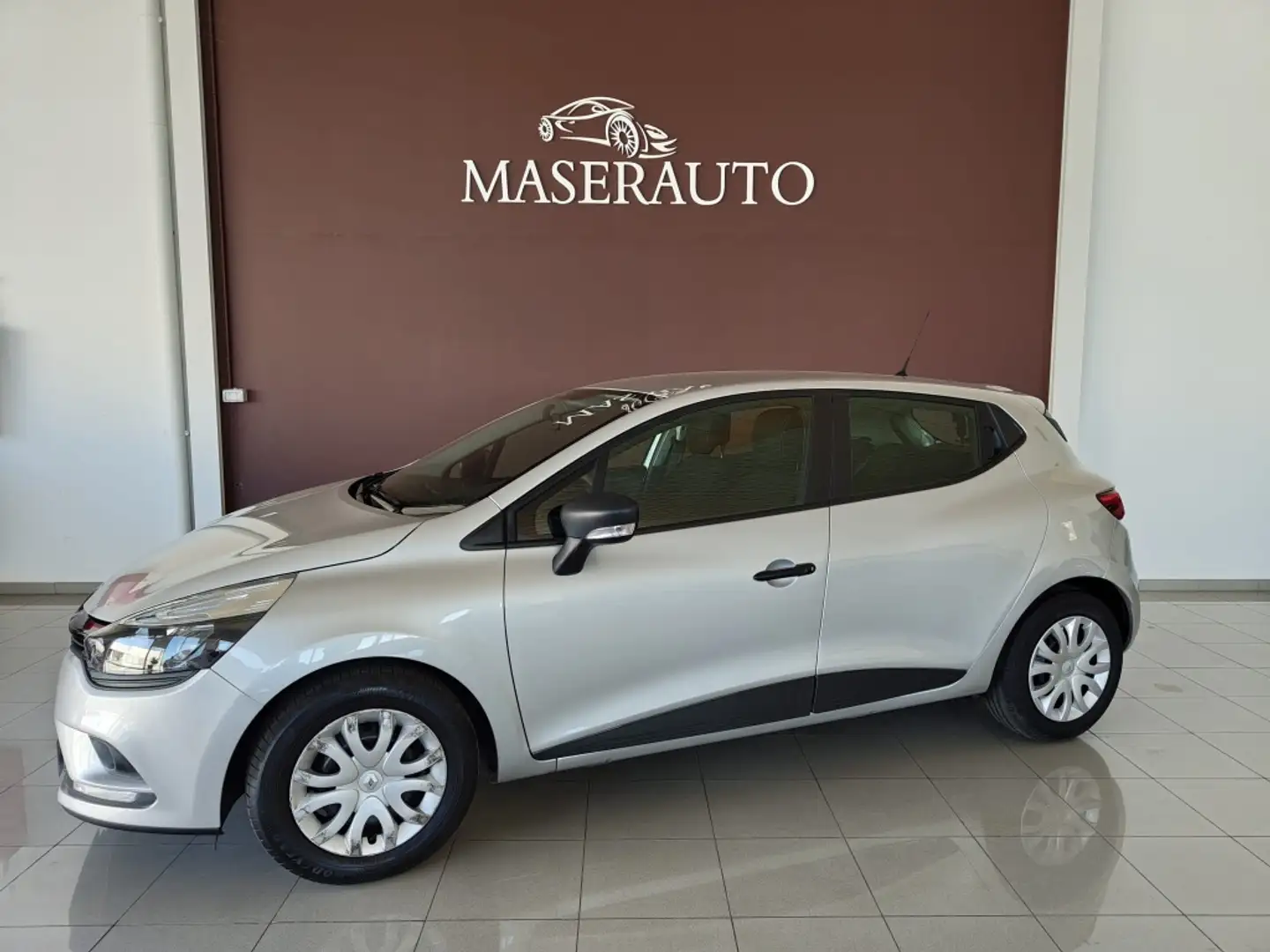 Renault Clio 1.5dCi Energy Business 55kW Plateado - 1