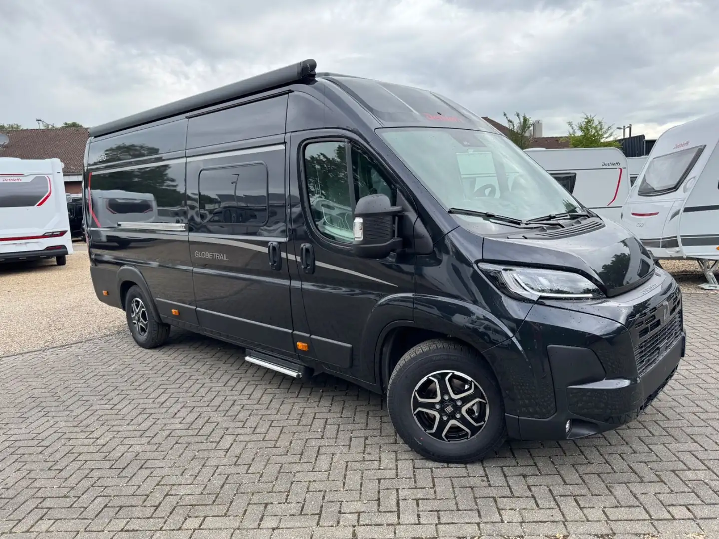 Dethleffs Globetrail (Fiat) 640 ES Modelljahr 2025 Schwarz - 1