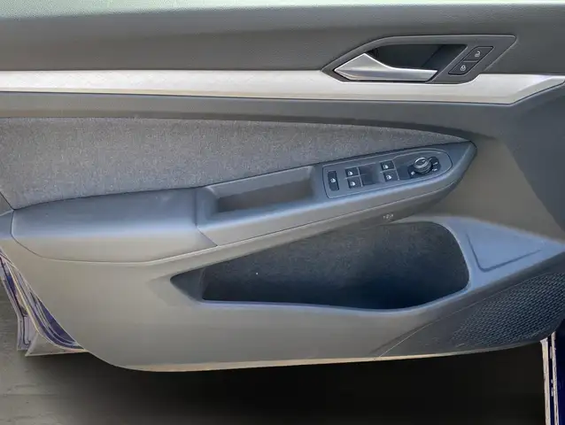 Volkswagen Golf view 13