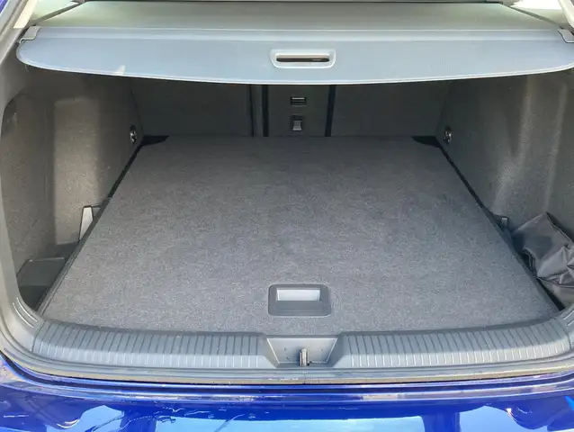Volkswagen Golf view 10