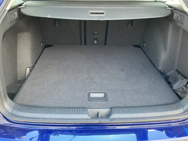 Volkswagen Golf view 12