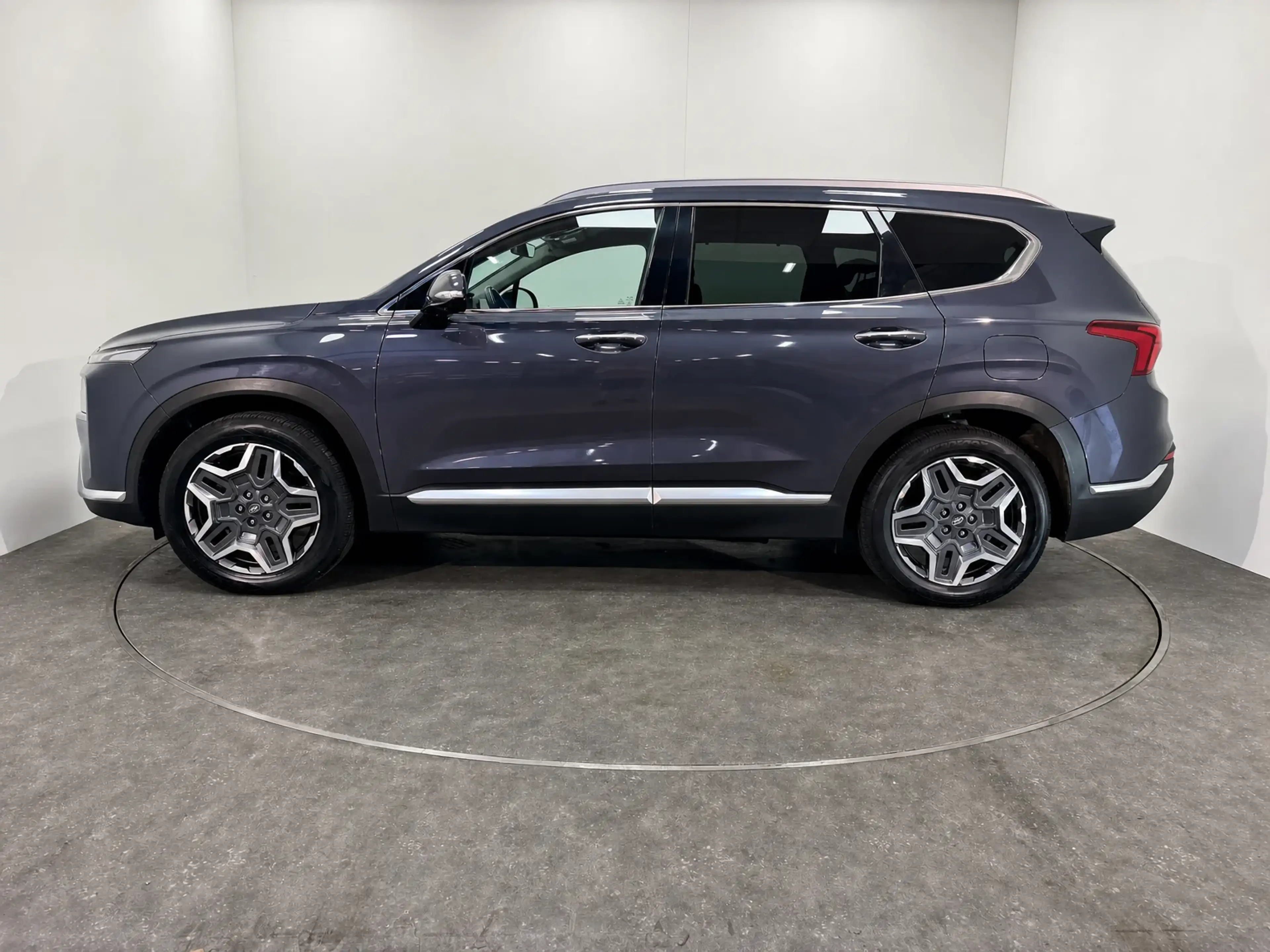 Hyundai SANTA FE 1.6 T-GDI PHEV TREKHAAK 4WD SHINE AUTO — photo 2