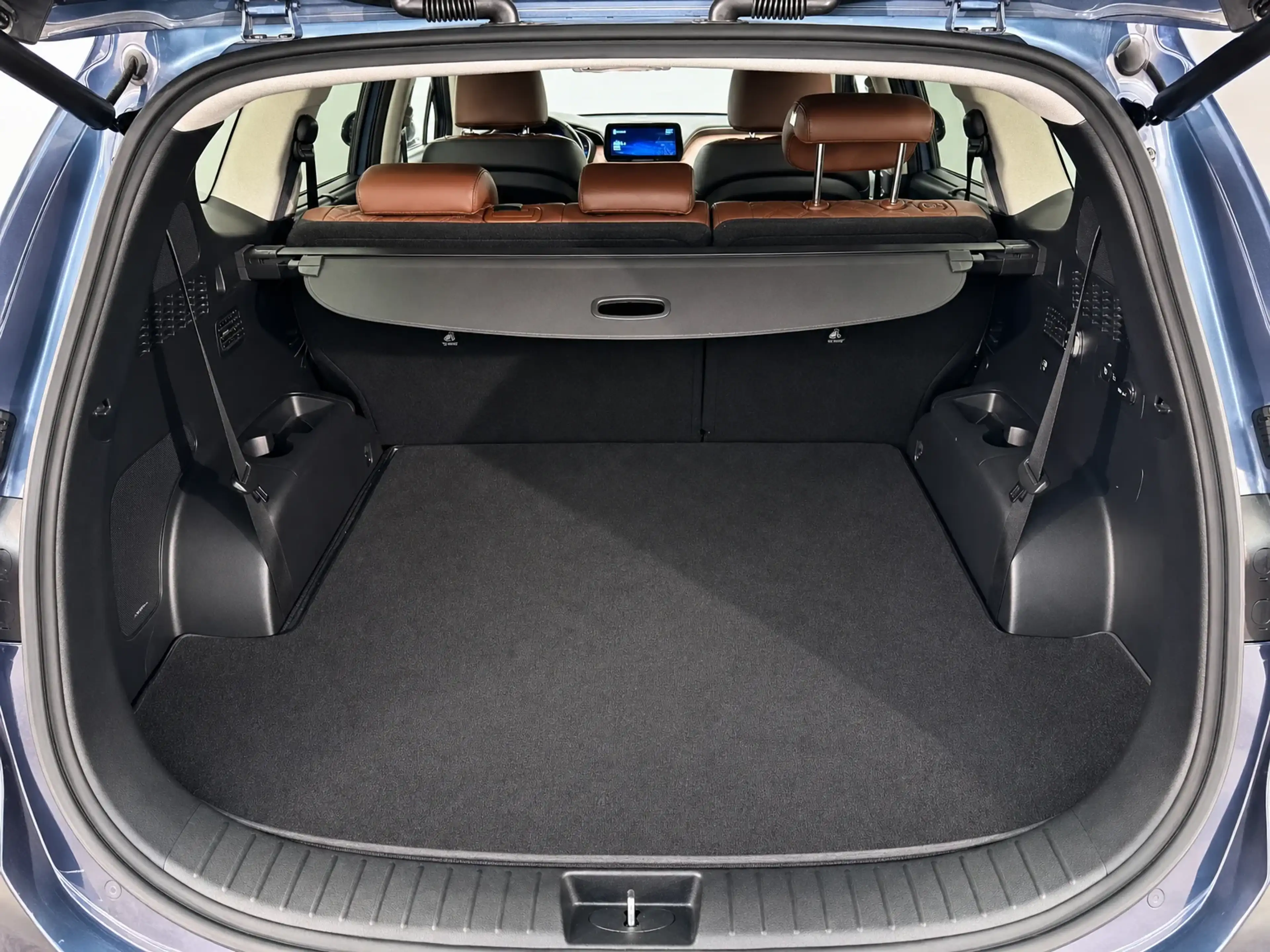Hyundai SANTA FE 1.6 T-GDI PHEV TREKHAAK 4WD SHINE AUTO — photo 4