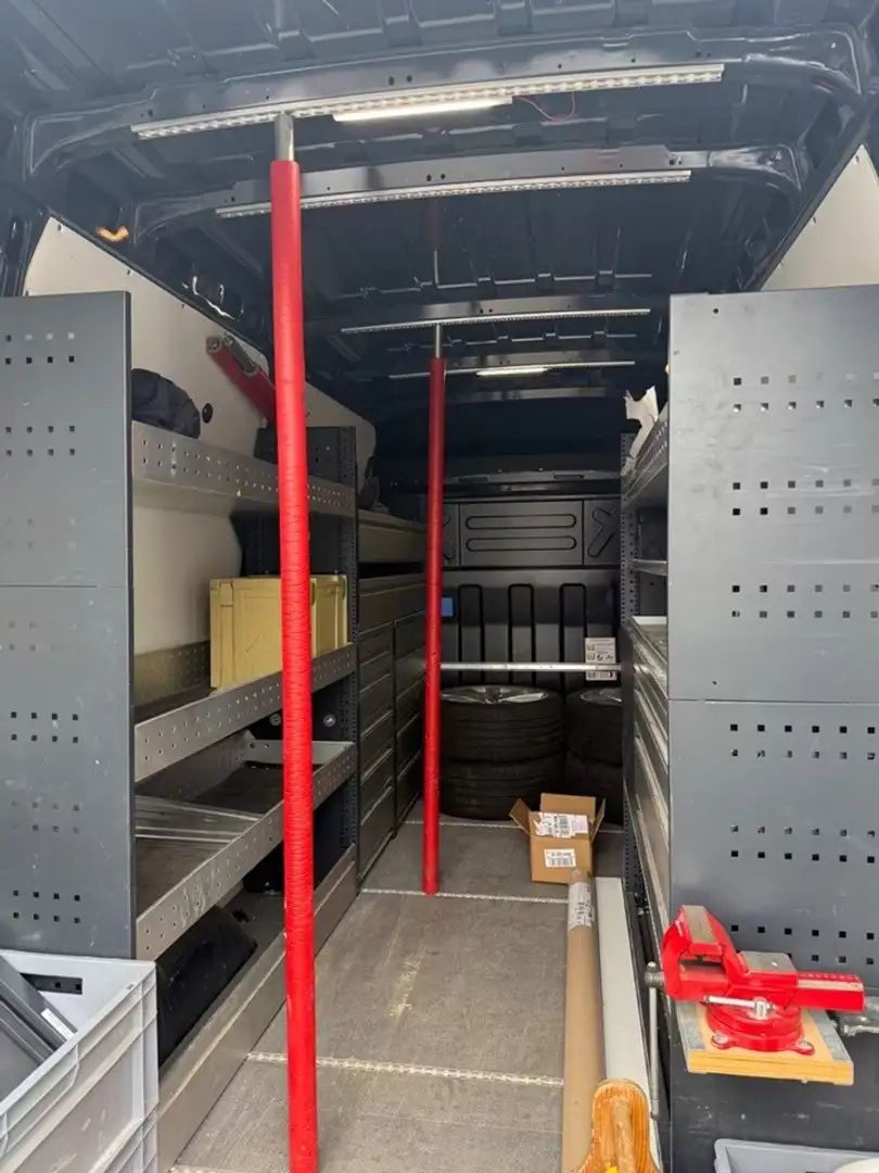 Iveco Daily 35S16A8 L3H2 Kasten mit Werkstatt Grau - 1