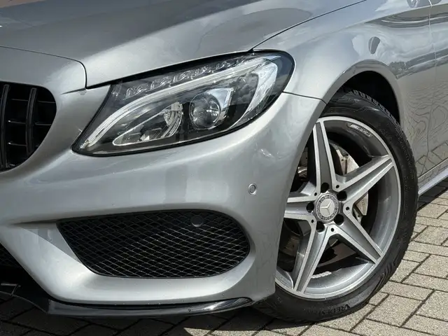 Mercedes-Benz C-Class view 5